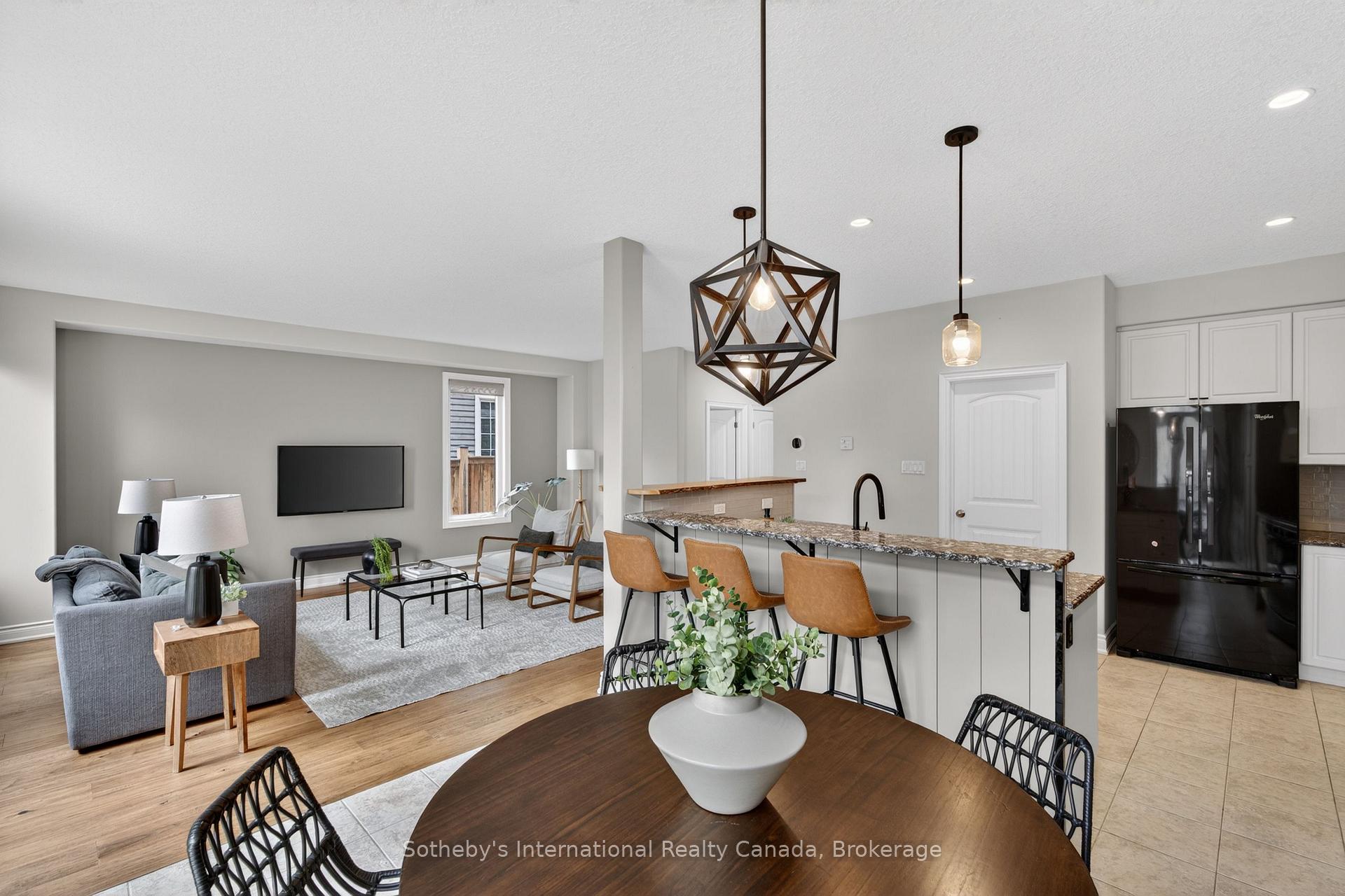 Photo 11 of 19 Garbutt Crescent, Collingwood — HOMEH