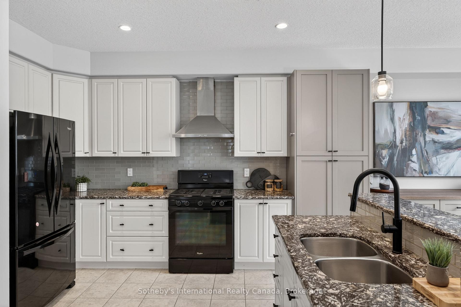 Photo 13 of 19 Garbutt Crescent, Collingwood — HOMEH