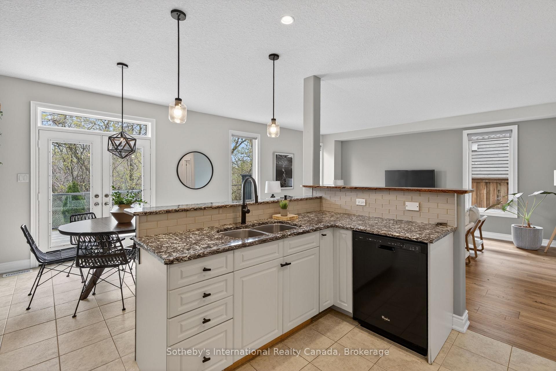 Photo 15 of 19 Garbutt Crescent, Collingwood — HOMEH