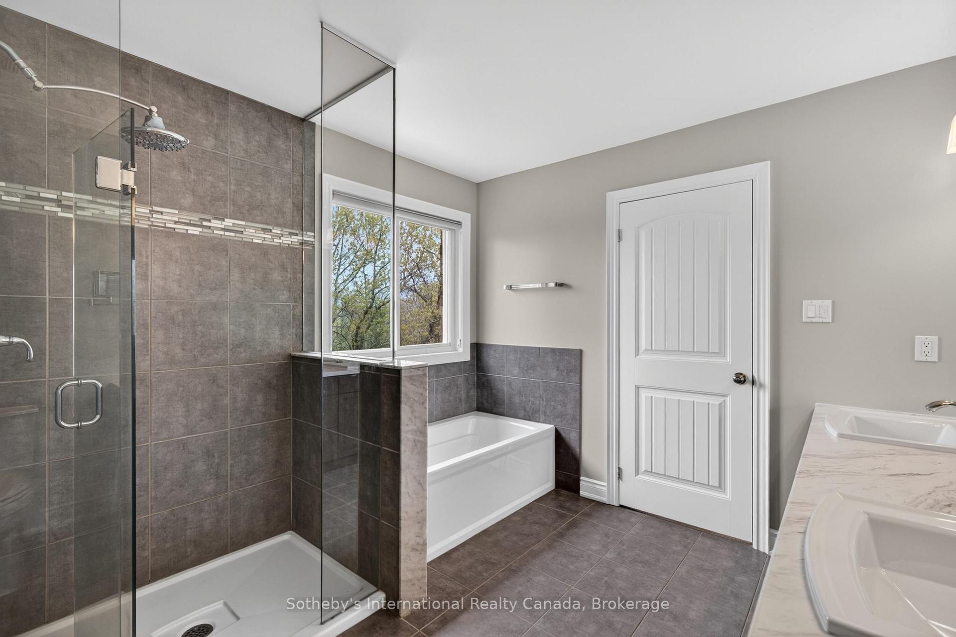 Photo 23 of 19 Garbutt Crescent, Collingwood — HOMEH