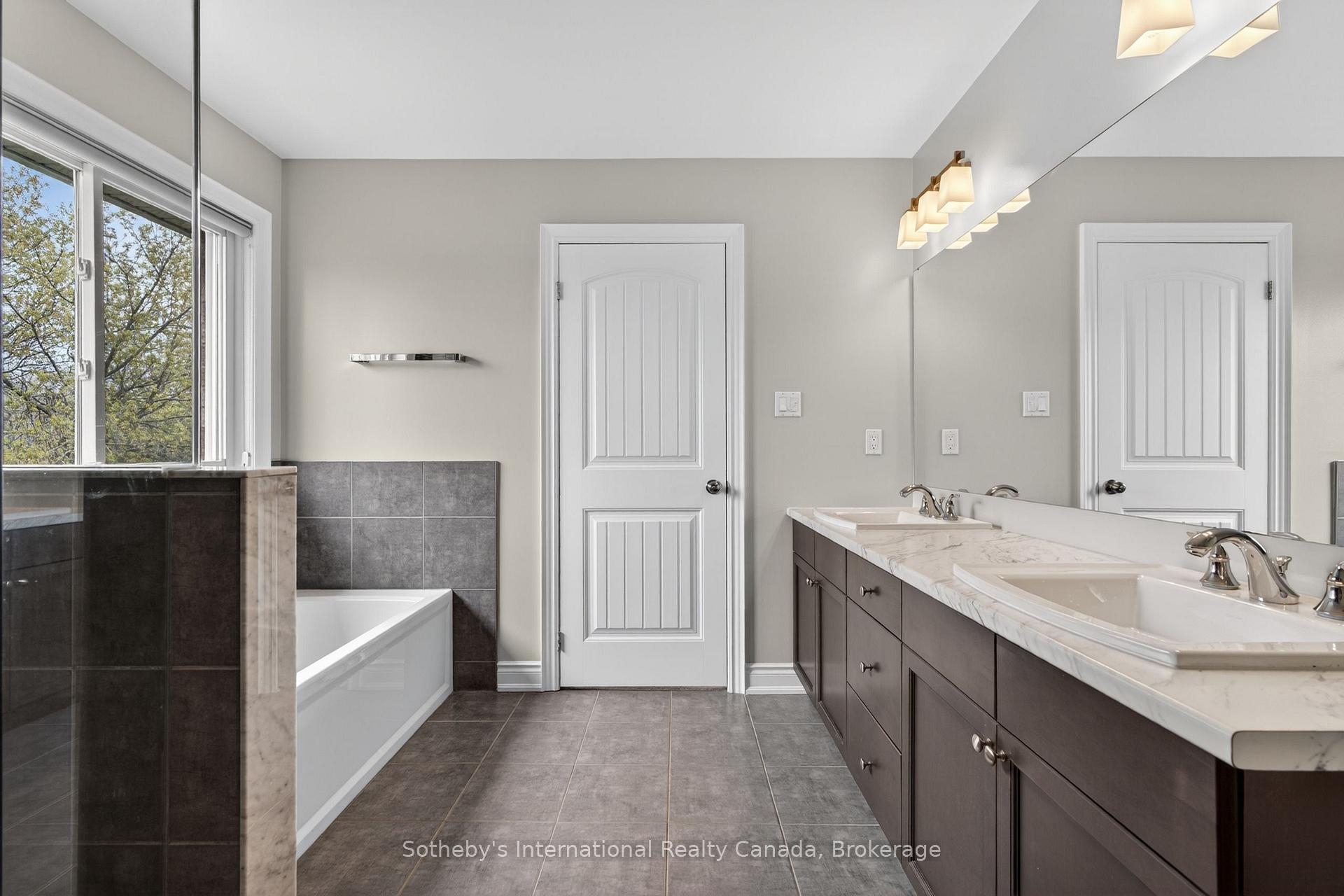 Photo 24 of 19 Garbutt Crescent, Collingwood — HOMEH