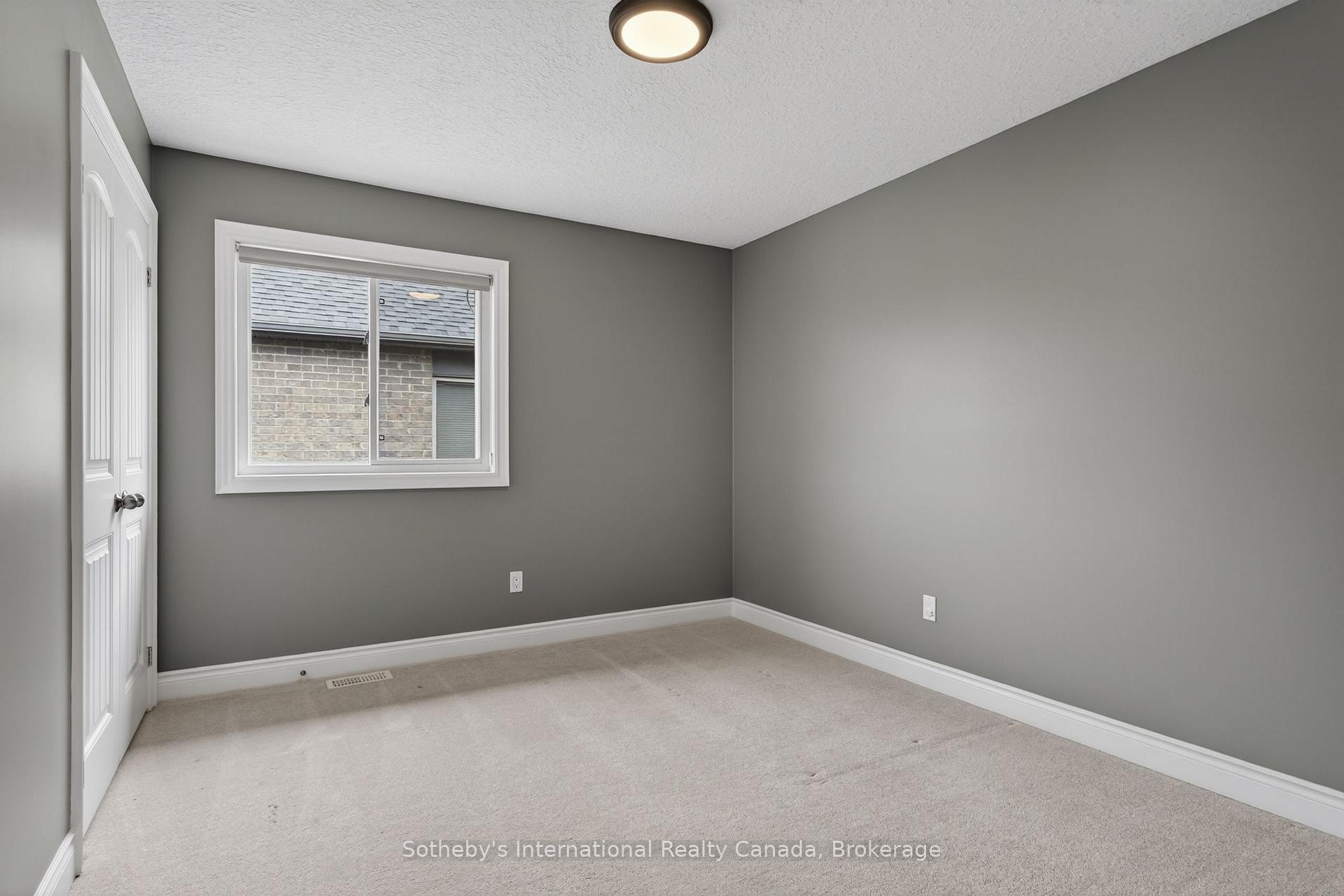 Photo 26 of 19 Garbutt Crescent, Collingwood — HOMEH