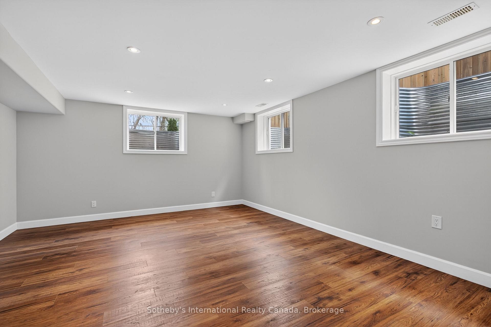 Photo 31 of 19 Garbutt Crescent, Collingwood — HOMEH