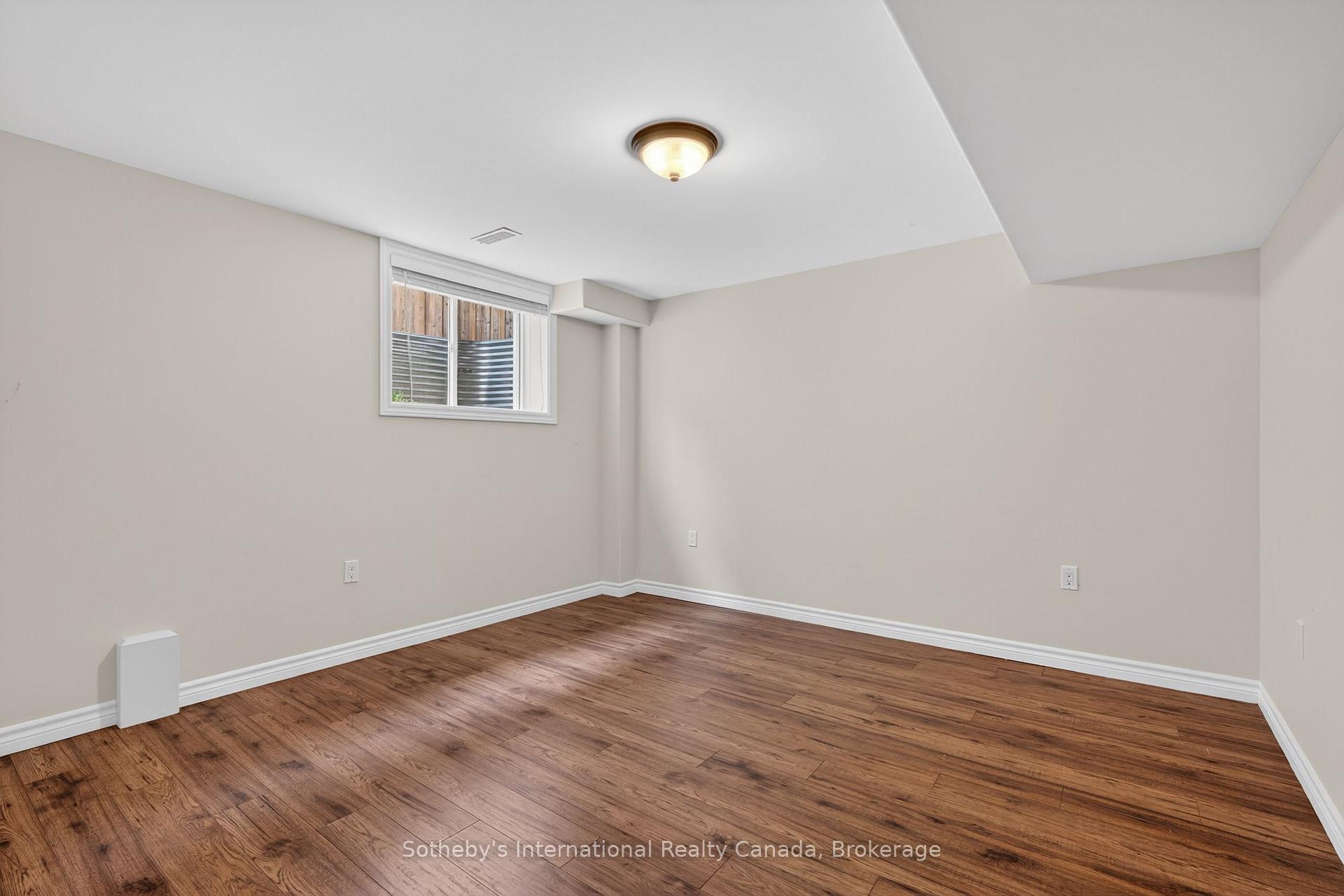 Photo 32 of 19 Garbutt Crescent, Collingwood — HOMEH