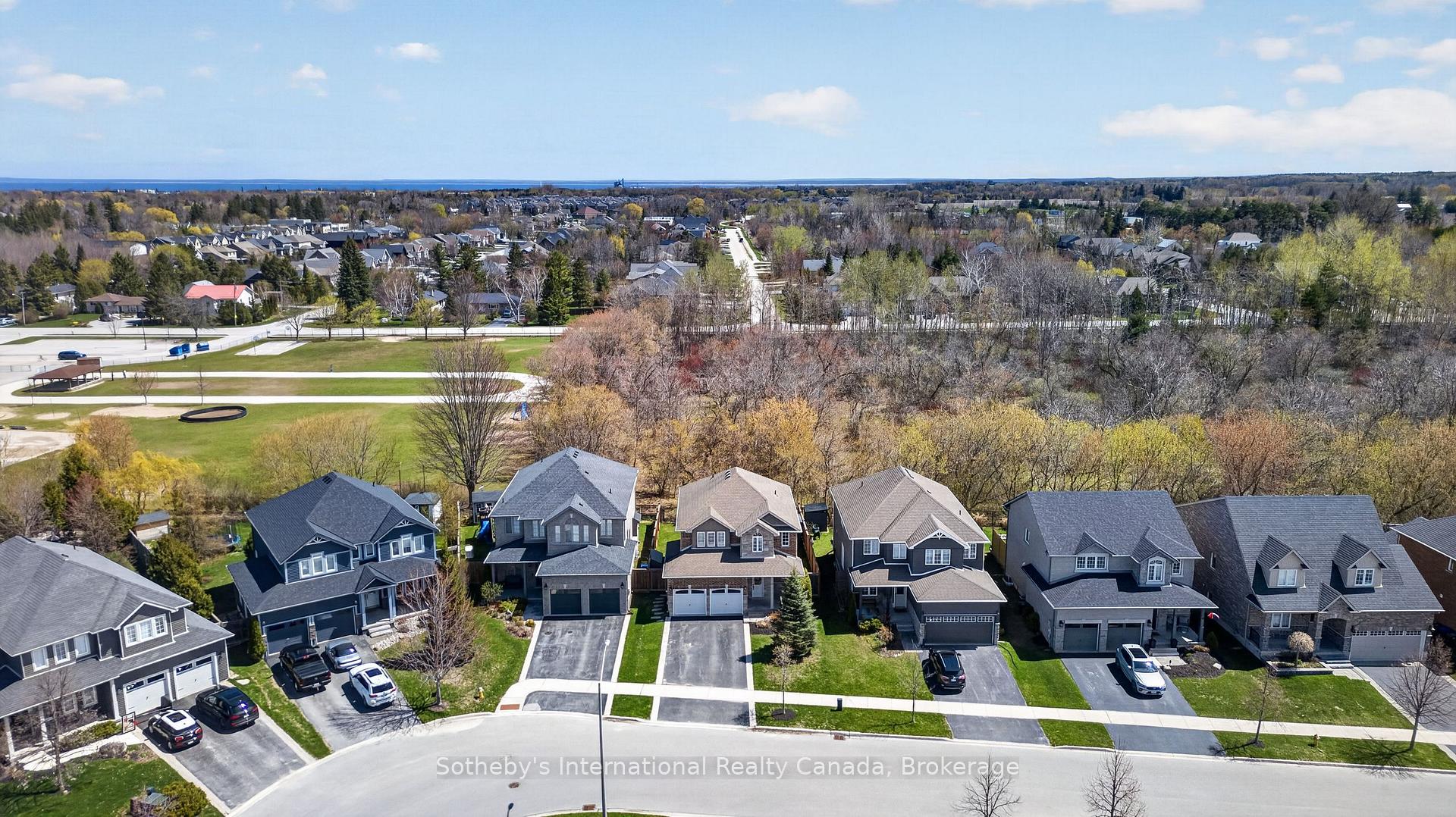 Photo 43 of 19 Garbutt Crescent, Collingwood — HOMEH