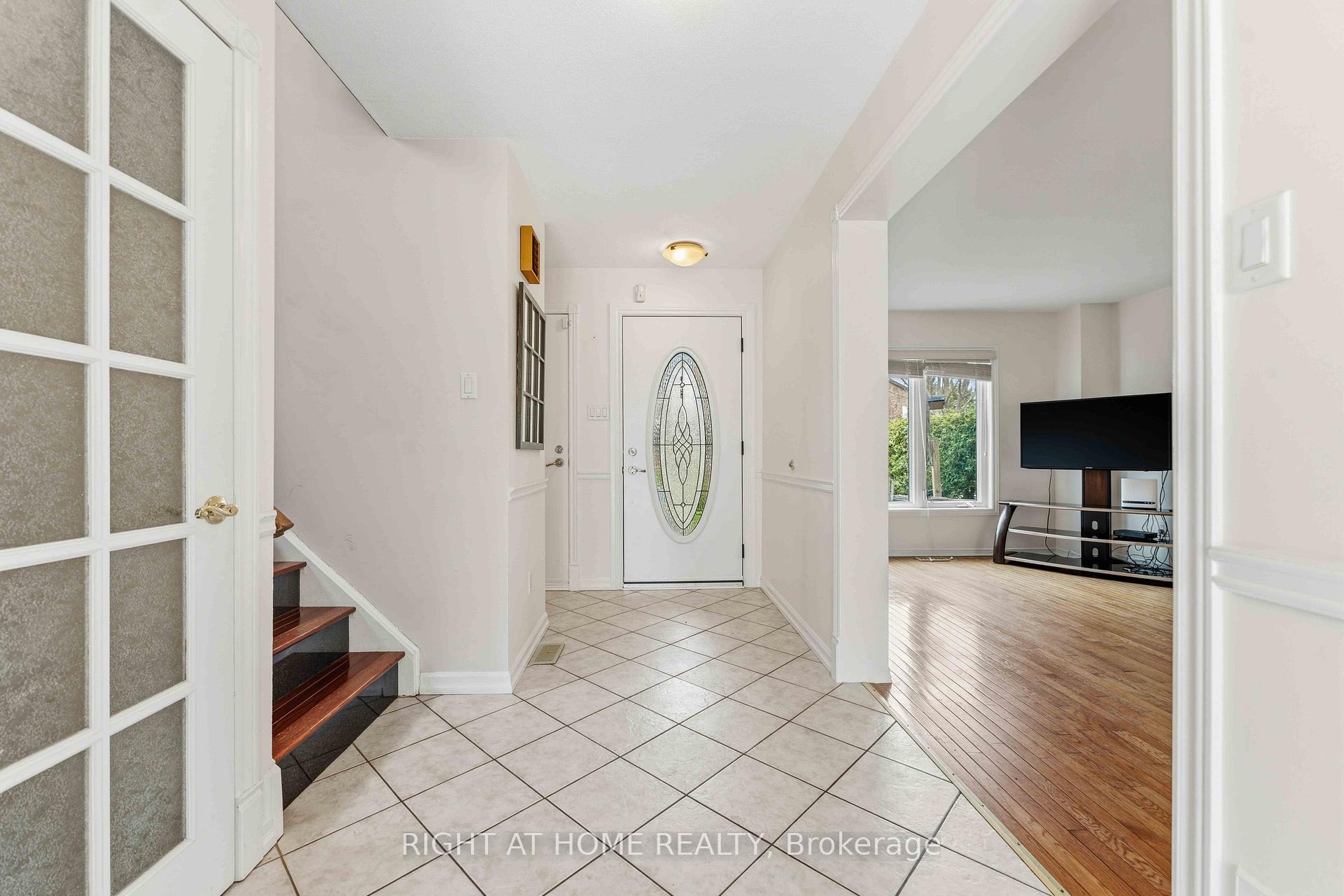 Photo 4 of 26 Denham Way, Ottawa, Stittsville (Central) — HOMEH