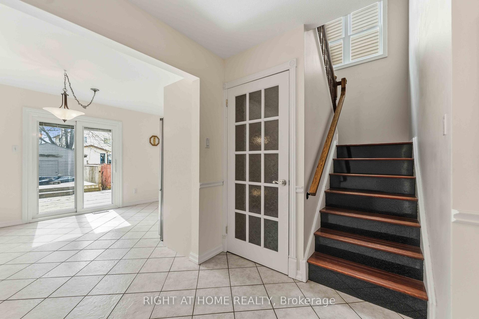 Photo 5 of 26 Denham Way, Ottawa, Stittsville (Central) — HOMEH