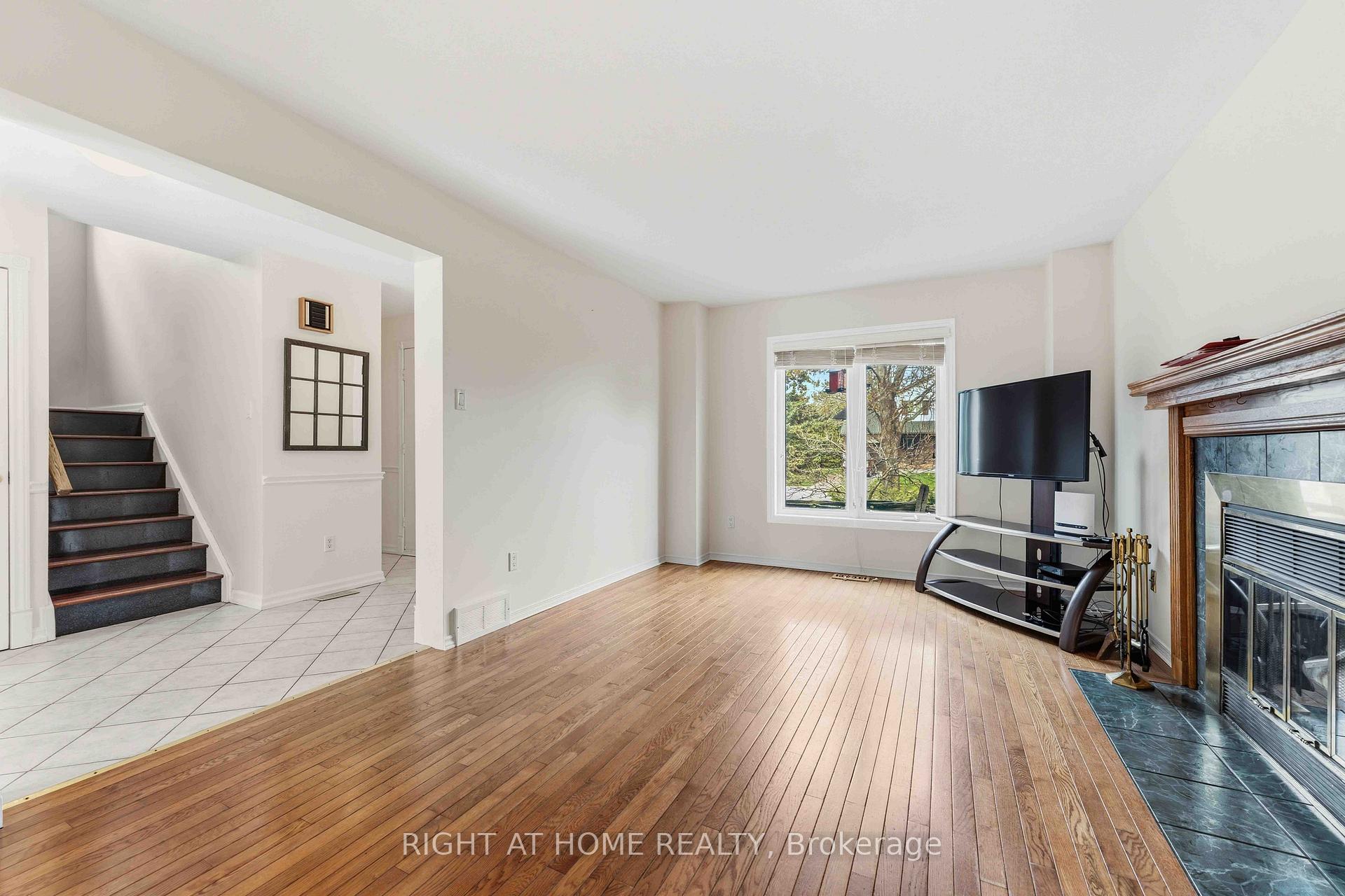 Photo 7 of 26 Denham Way, Ottawa, Stittsville (Central) — HOMEH