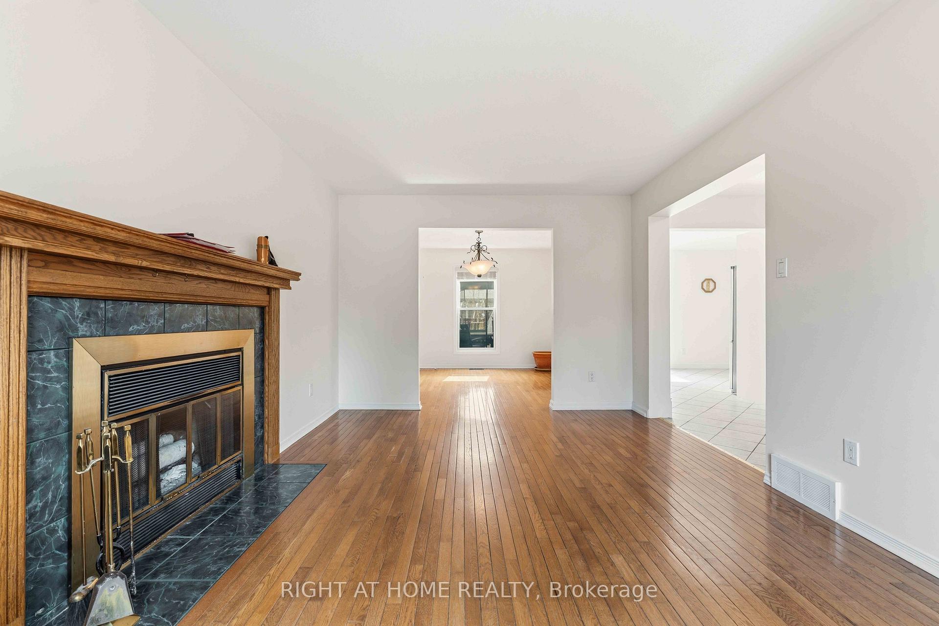 Photo 8 of 26 Denham Way, Ottawa, Stittsville (Central) — HOMEH