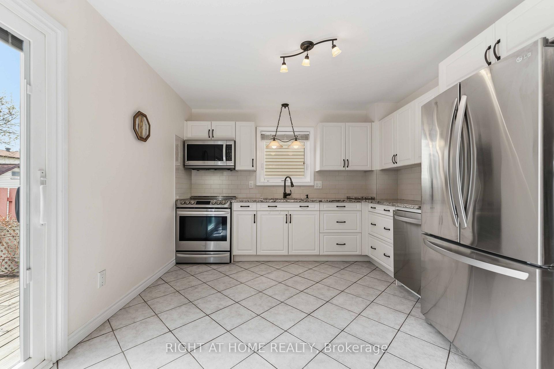 Photo 13 of 26 Denham Way, Ottawa, Stittsville (Central) — HOMEH