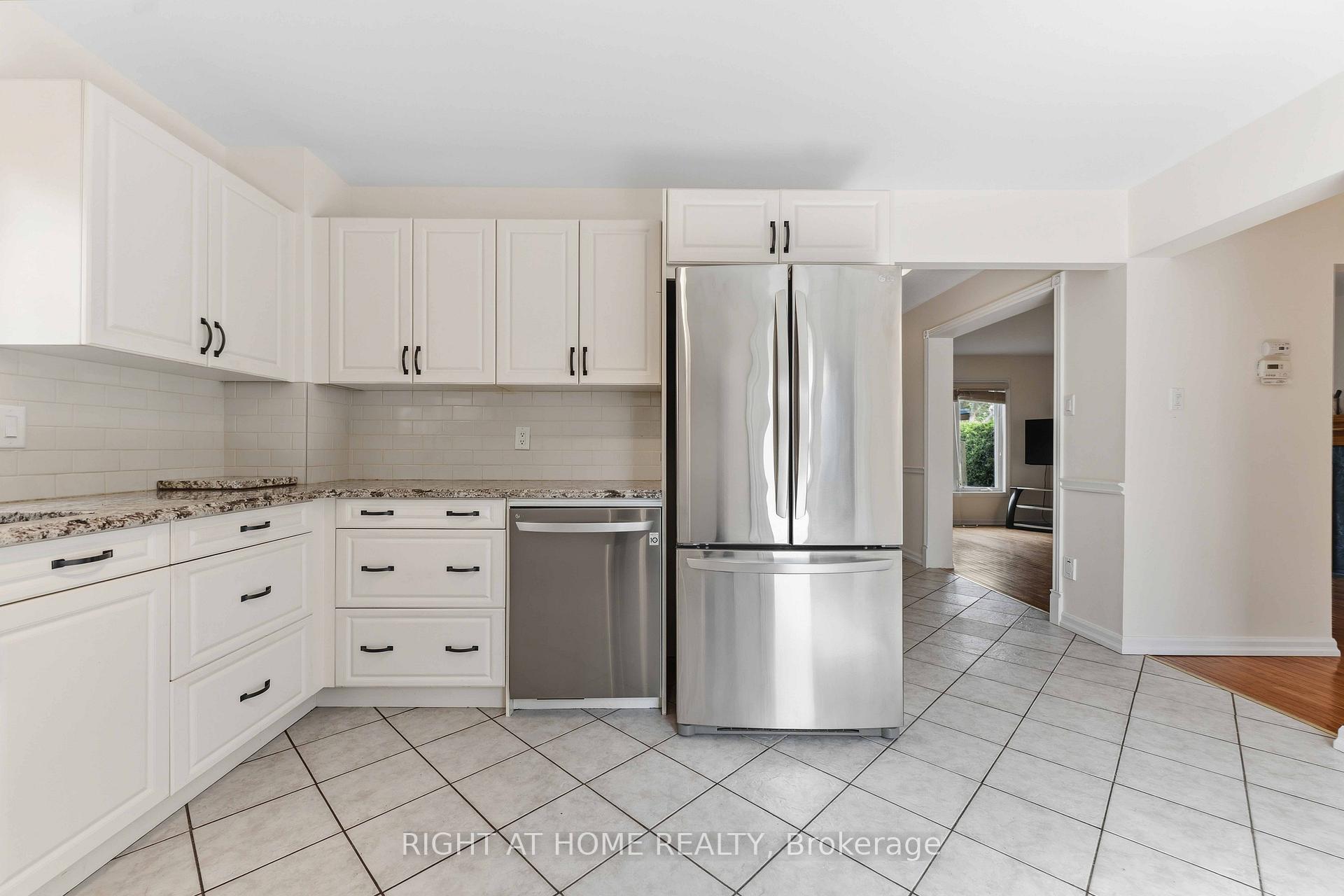Photo 14 of 26 Denham Way, Ottawa, Stittsville (Central) — HOMEH