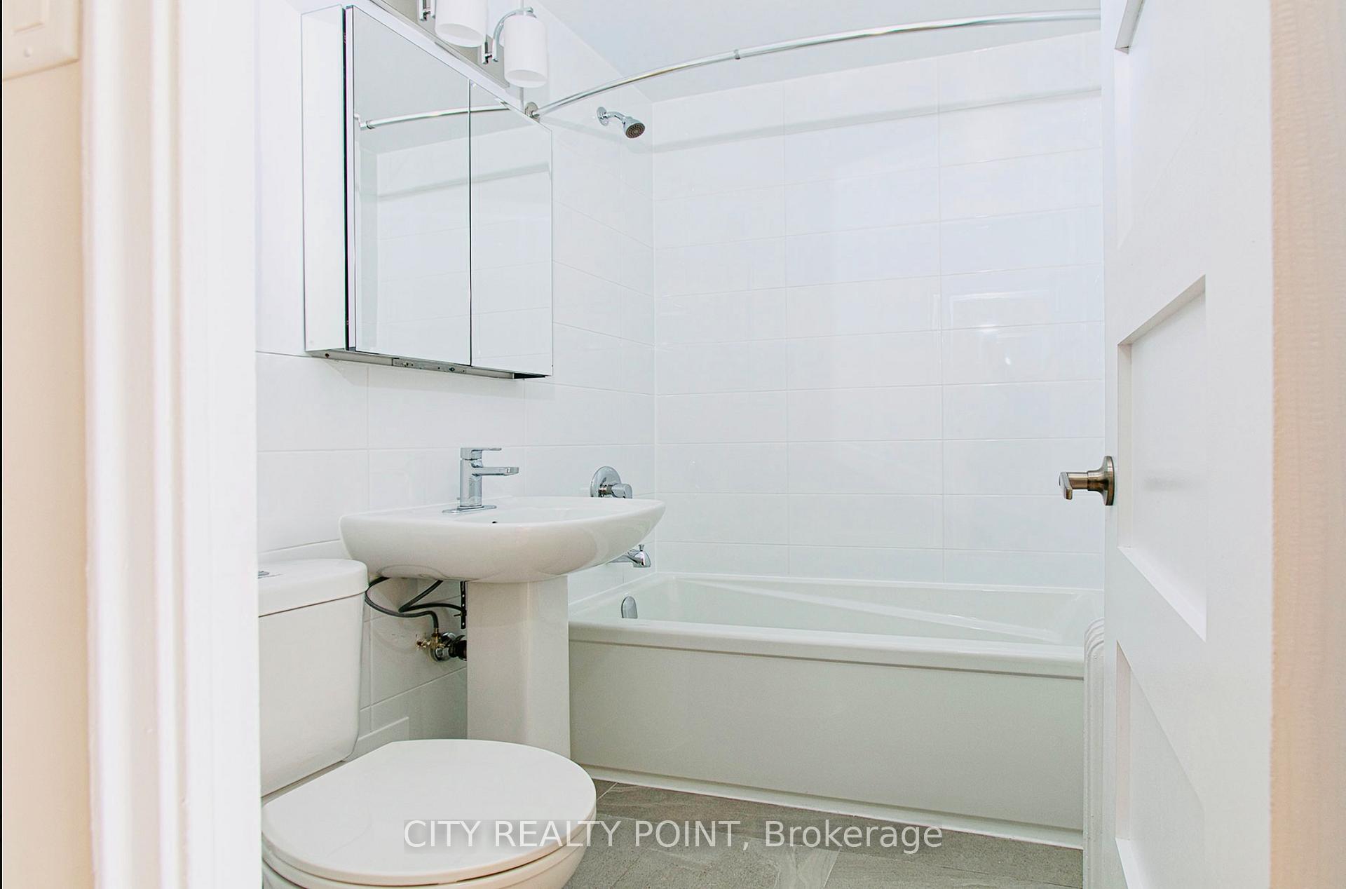 Photo 4 of Unit 403, 2 Grandstand Place, Toronto, Thorncliffe Park — HOMEH