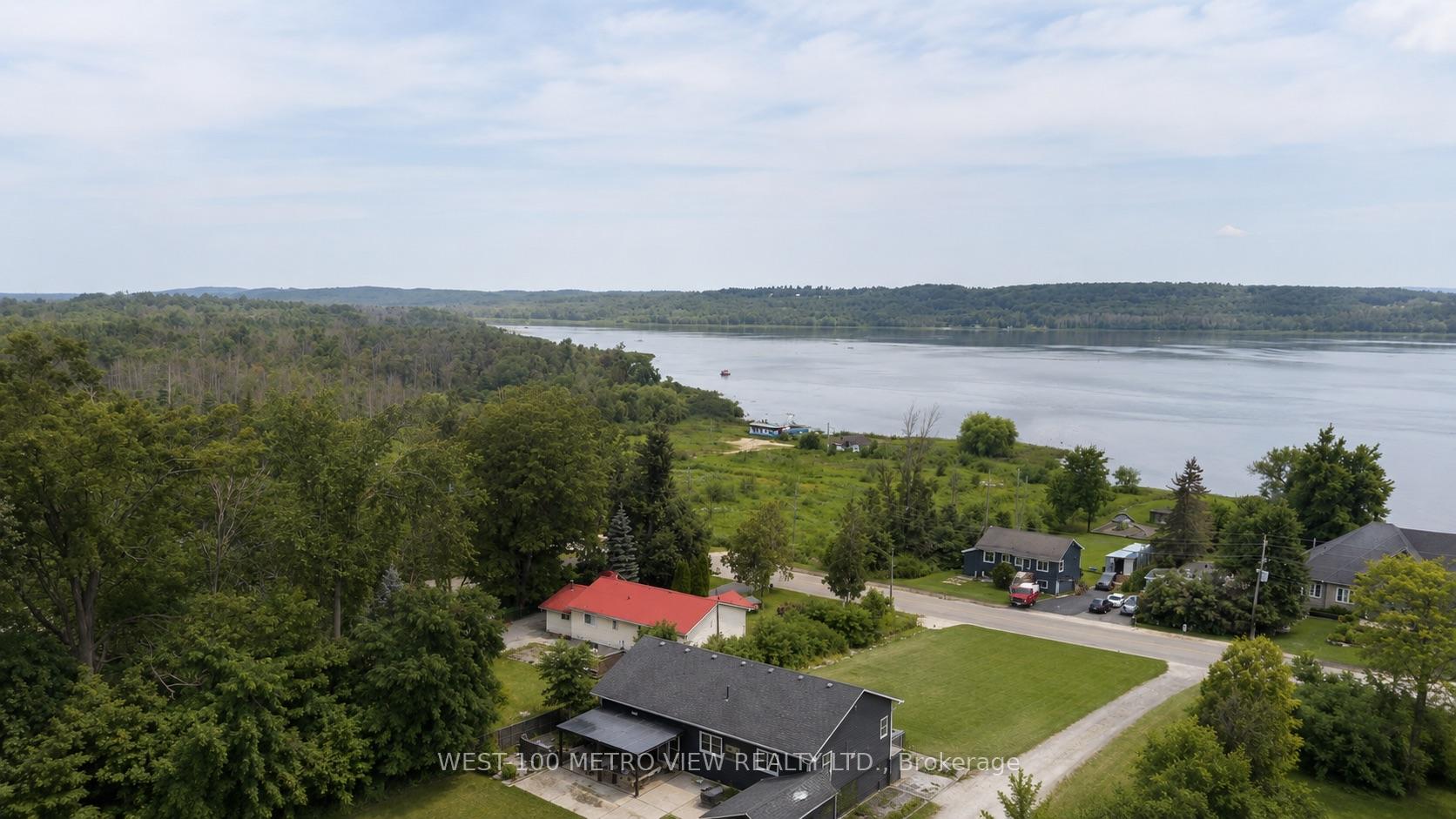 Photo 2 of Unit 704, 56 Lakeside Terrace, Barrie, Little Lake — HOMEH