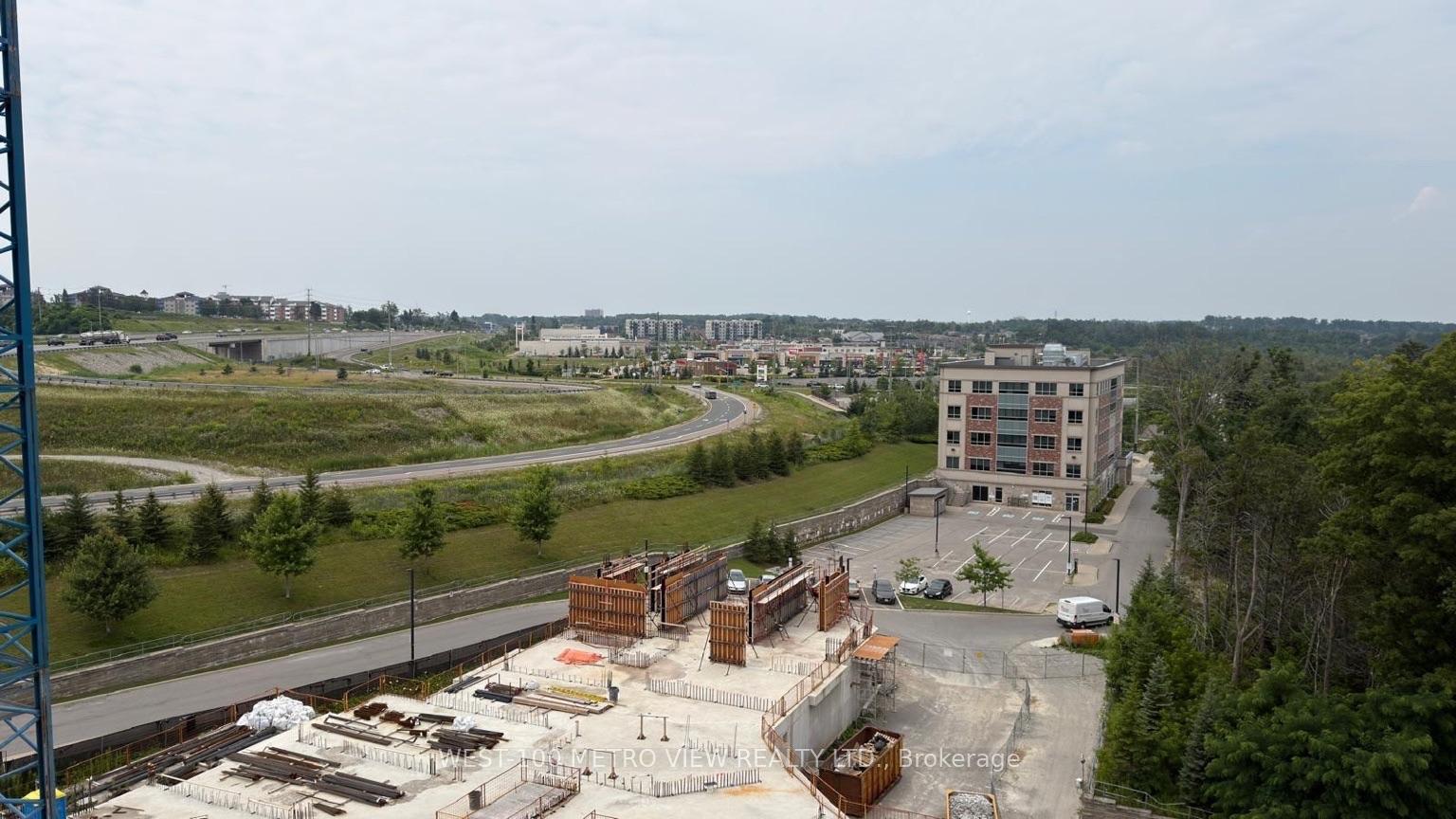 Photo 3 of Unit 704, 56 Lakeside Terrace, Barrie, Little Lake — HOMEH