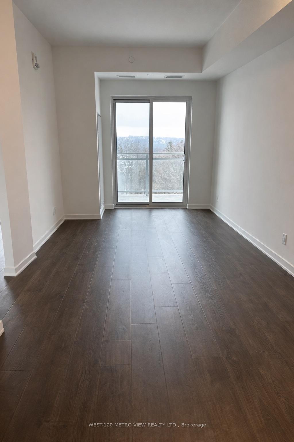 Photo 4 of Unit 704, 56 Lakeside Terrace, Barrie, Little Lake — HOMEH