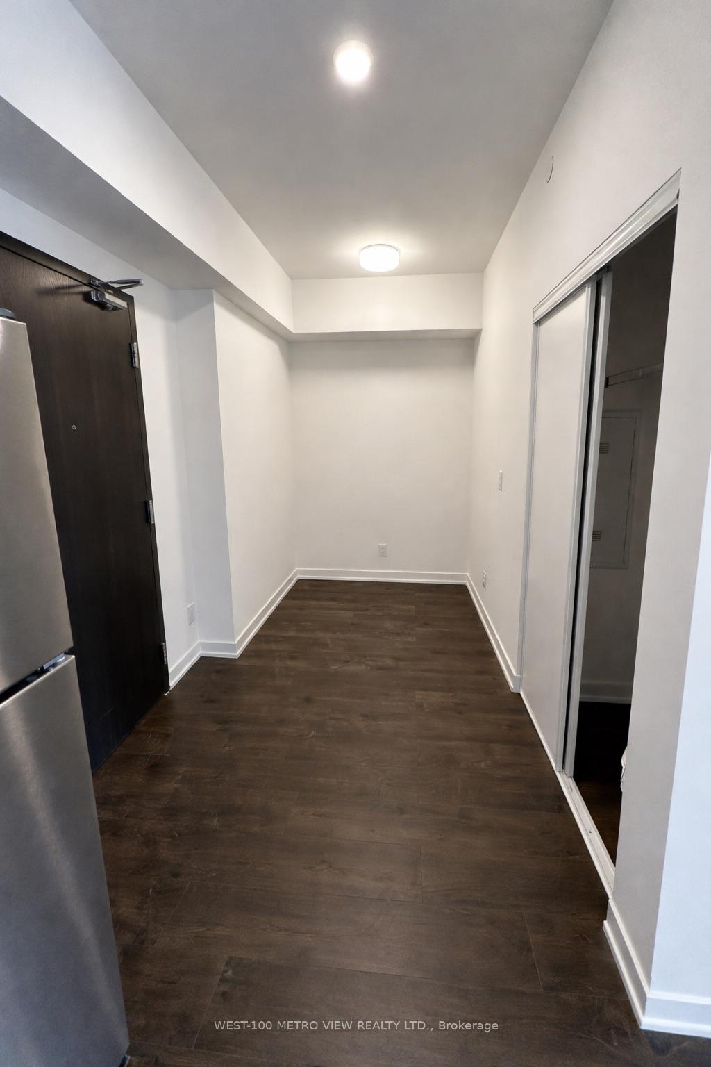 Photo 12 of Unit 704, 56 Lakeside Terrace, Barrie, Little Lake — HOMEH