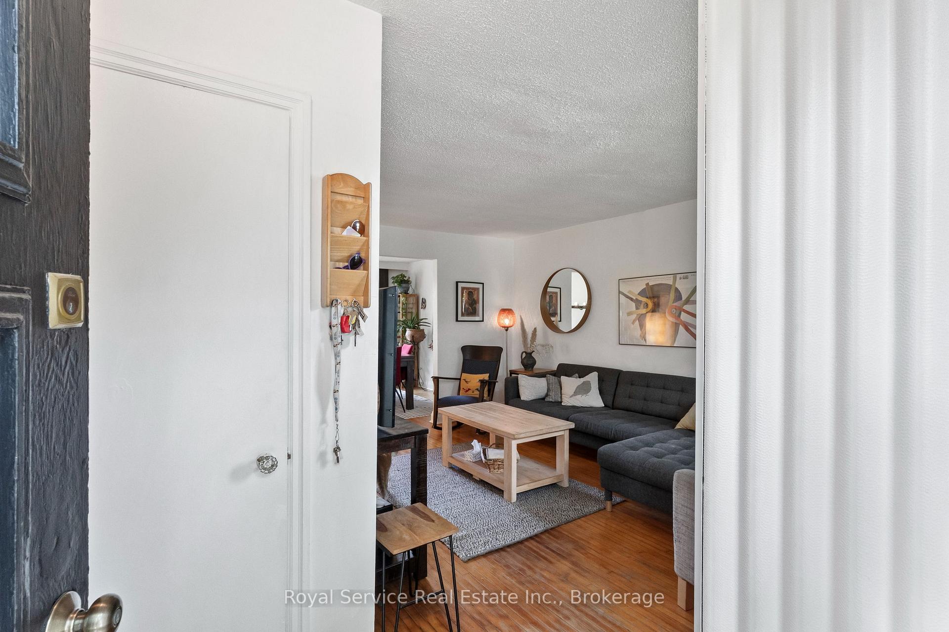Photo 5 of 152 Harmony Road S, Oshawa, Donevan — HOMEH
