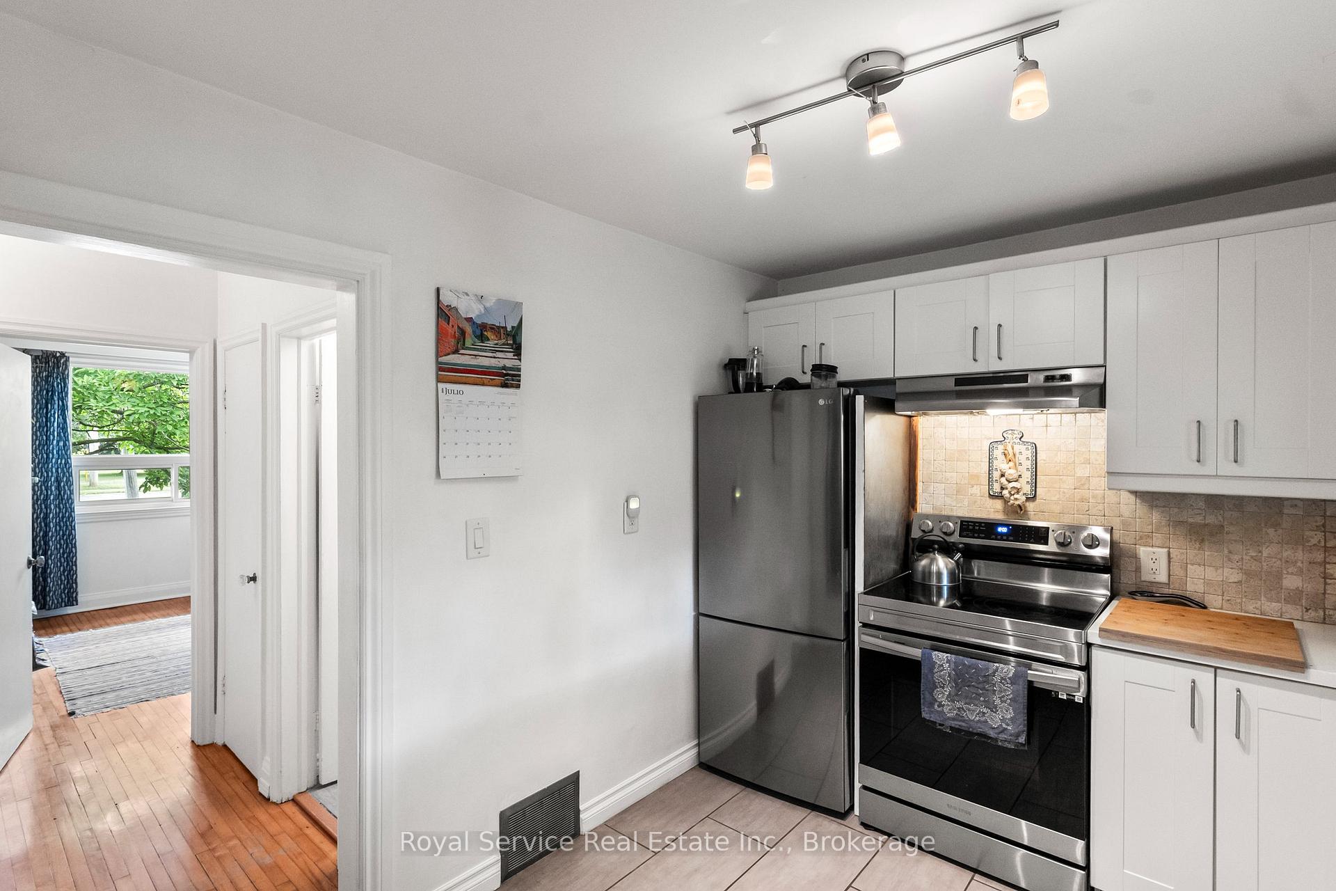 Photo 11 of 152 Harmony Road S, Oshawa, Donevan — HOMEH