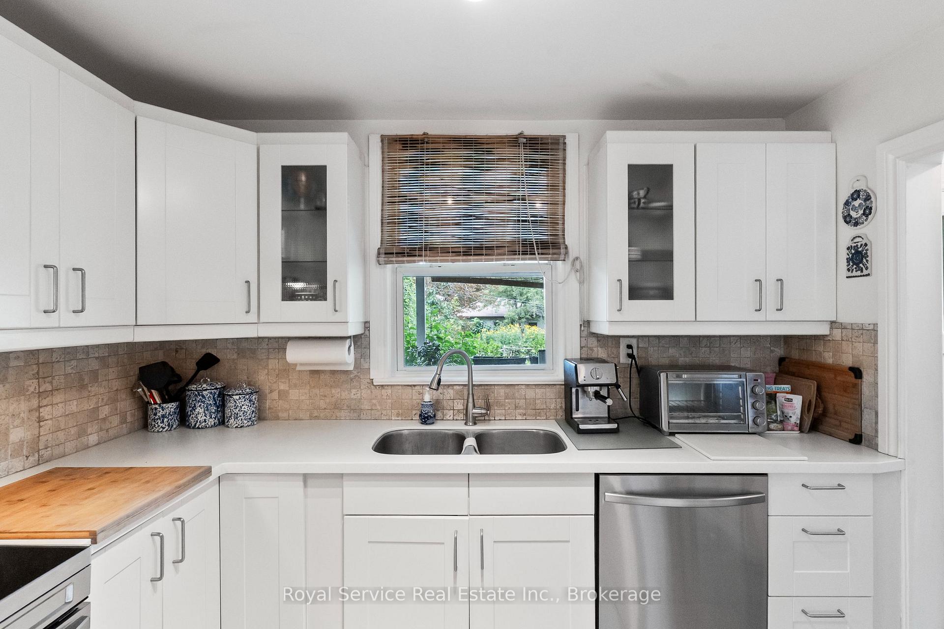Photo 13 of 152 Harmony Road S, Oshawa, Donevan — HOMEH