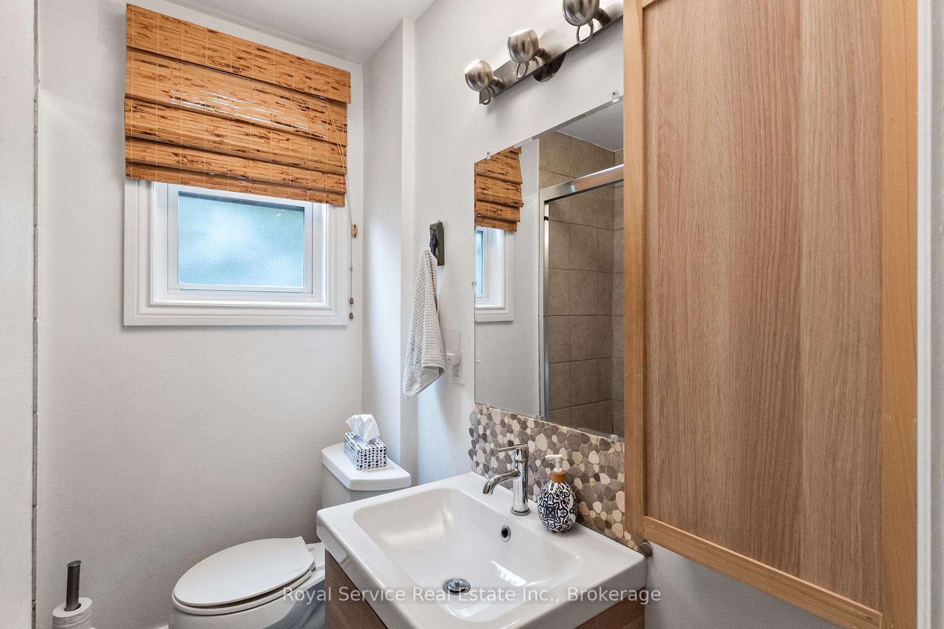 Photo 15 of 152 Harmony Road S, Oshawa, Donevan — HOMEH