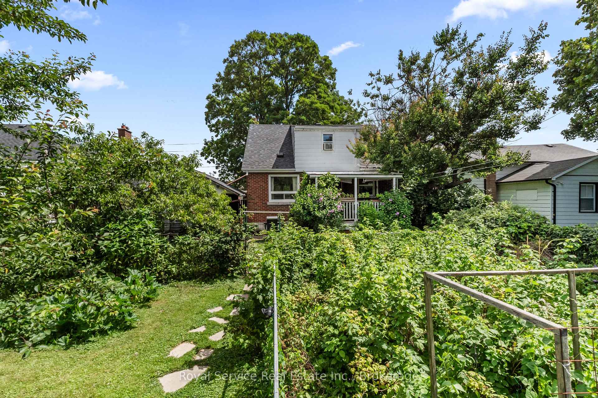 Photo 32 of 152 Harmony Road S, Oshawa, Donevan — HOMEH