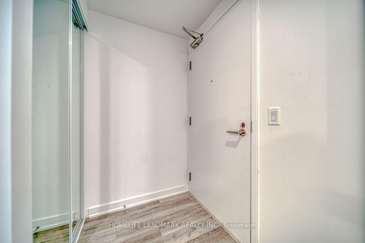 Photo 3 of Unit 1919, 230 Simcoe Street, Toronto, Kensington-Chinatown — HOMEH