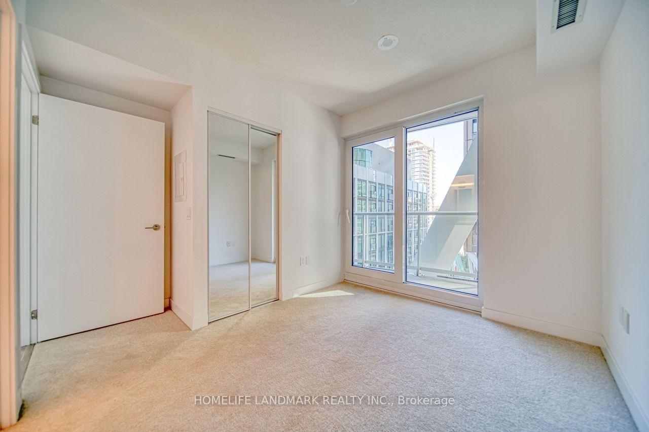 Photo 14 of Unit 1919, 230 Simcoe Street, Toronto, Kensington-Chinatown — HOMEH