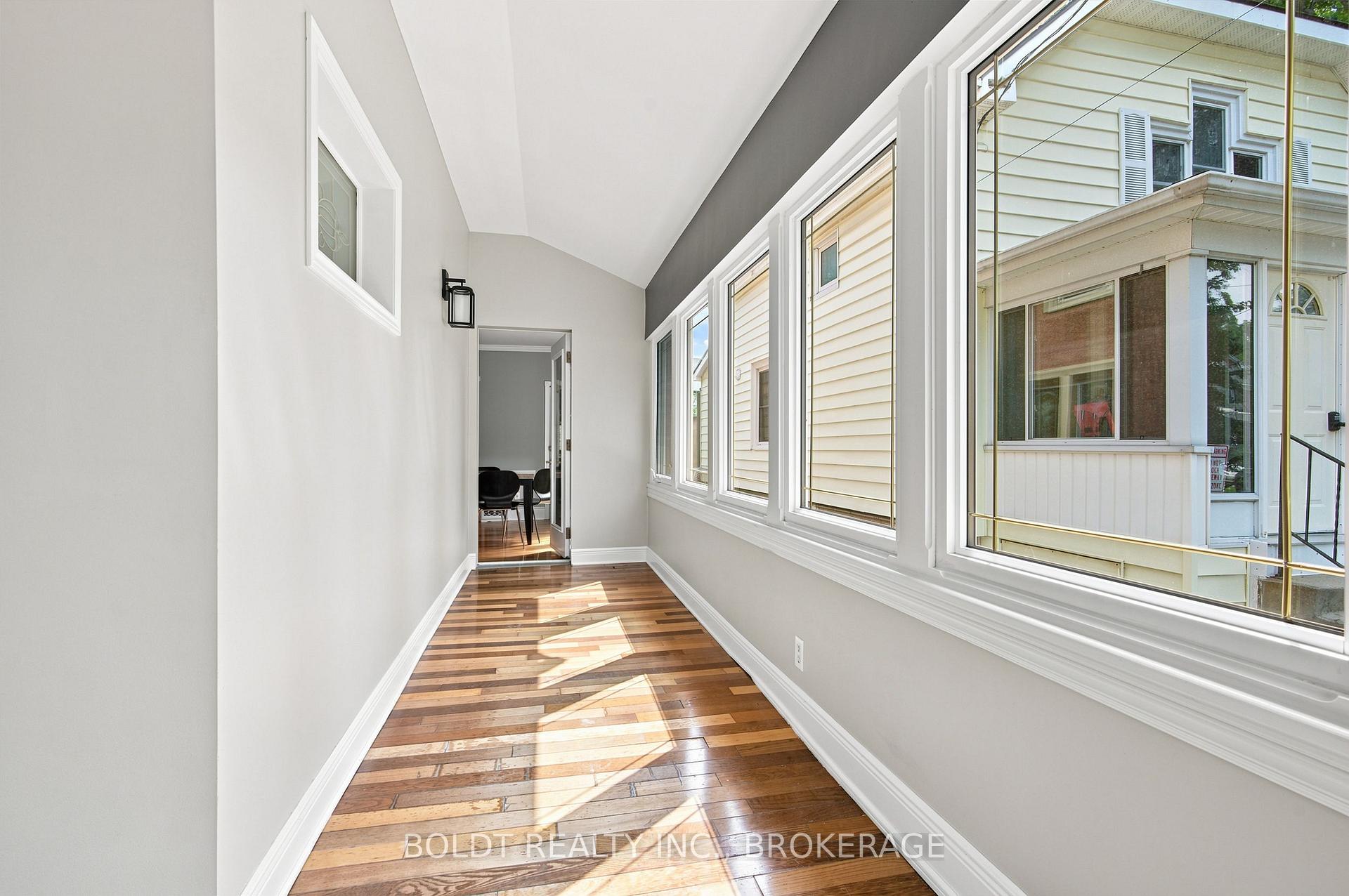 Photo 5 of 42 Thomas Street, St. Catharines, Downtown — HOMEH