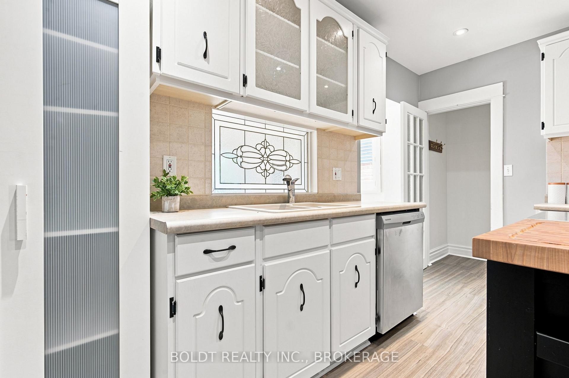 Photo 18 of 42 Thomas Street, St. Catharines, Downtown — HOMEH