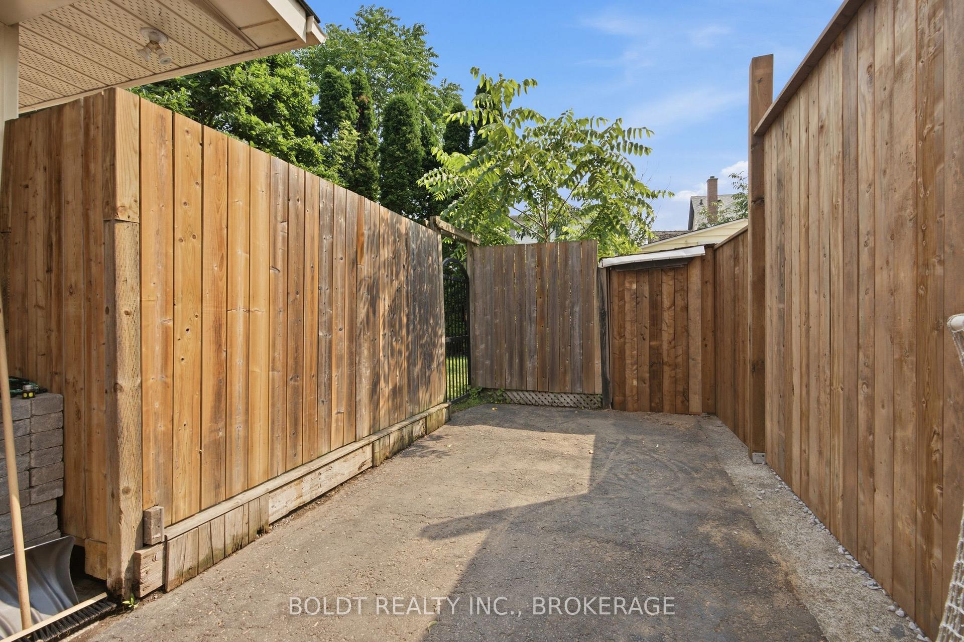 Photo 32 of 42 Thomas Street, St. Catharines, Downtown — HOMEH