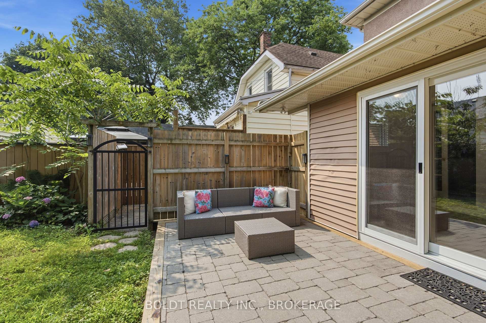 Photo 33 of 42 Thomas Street, St. Catharines, Downtown — HOMEH
