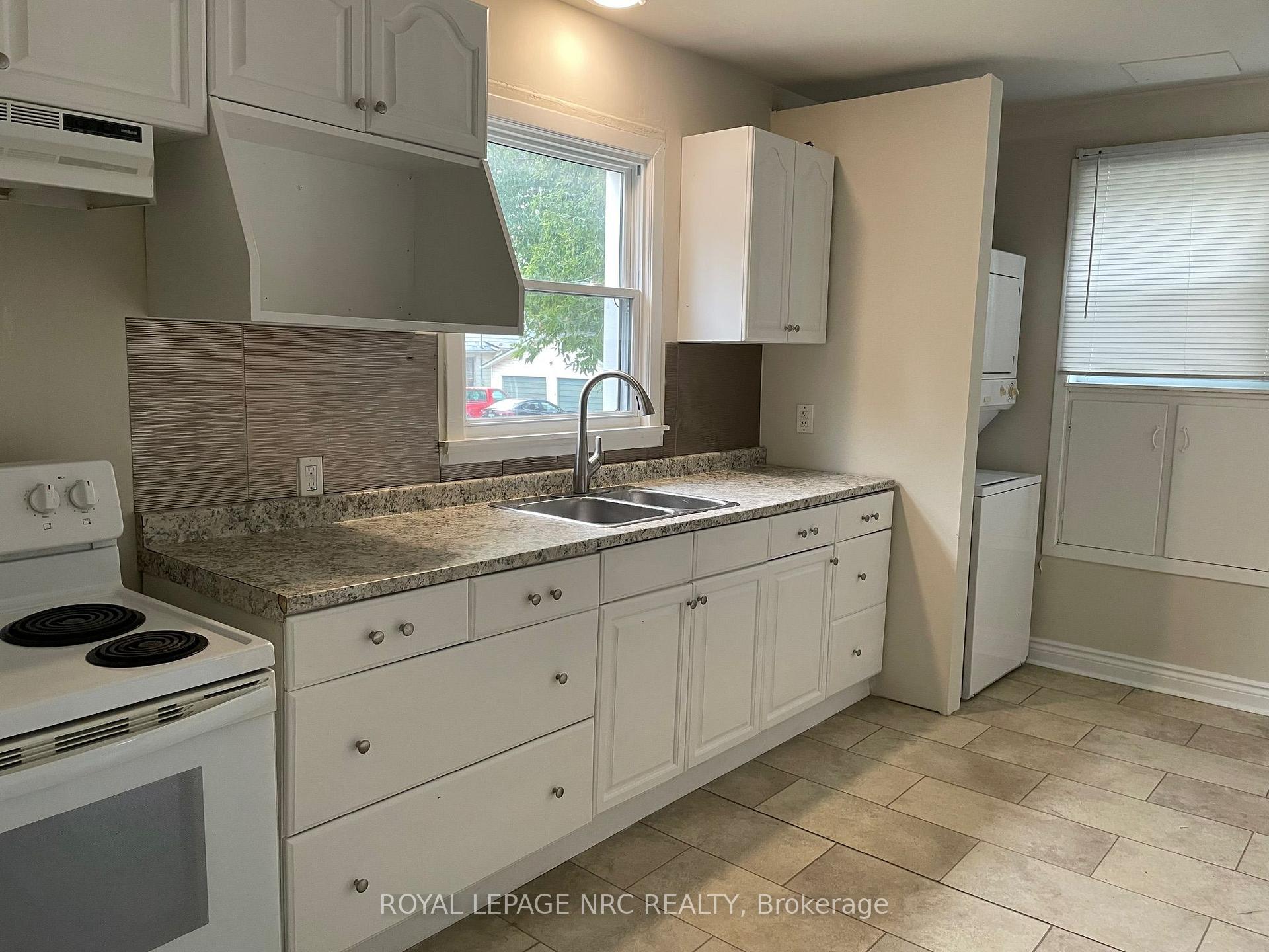 Photo 11 of 5751 Leonard Avenue, Niagara Falls, Hospital — HOMEH