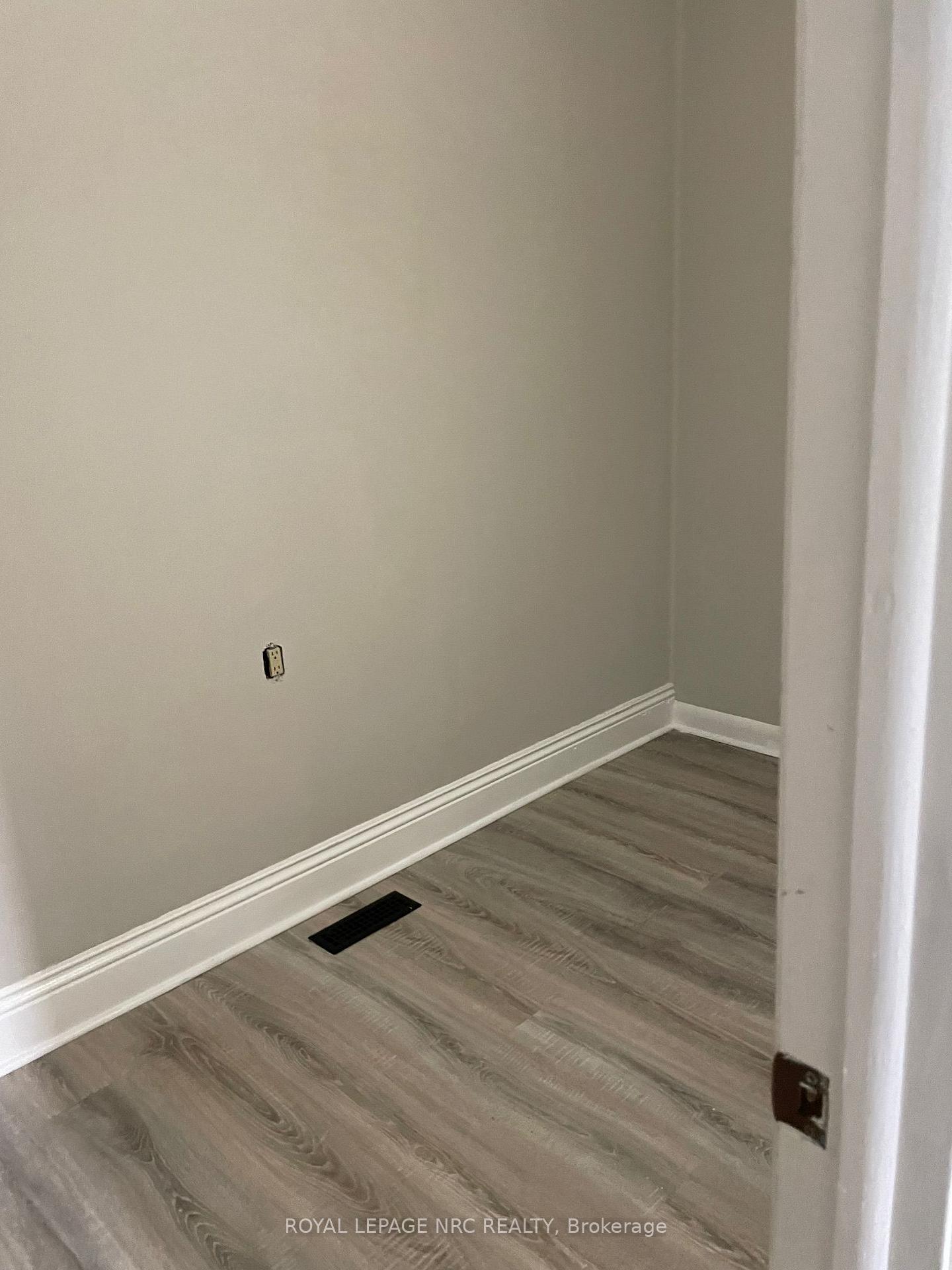 Photo 14 of 5751 Leonard Avenue, Niagara Falls, Hospital — HOMEH