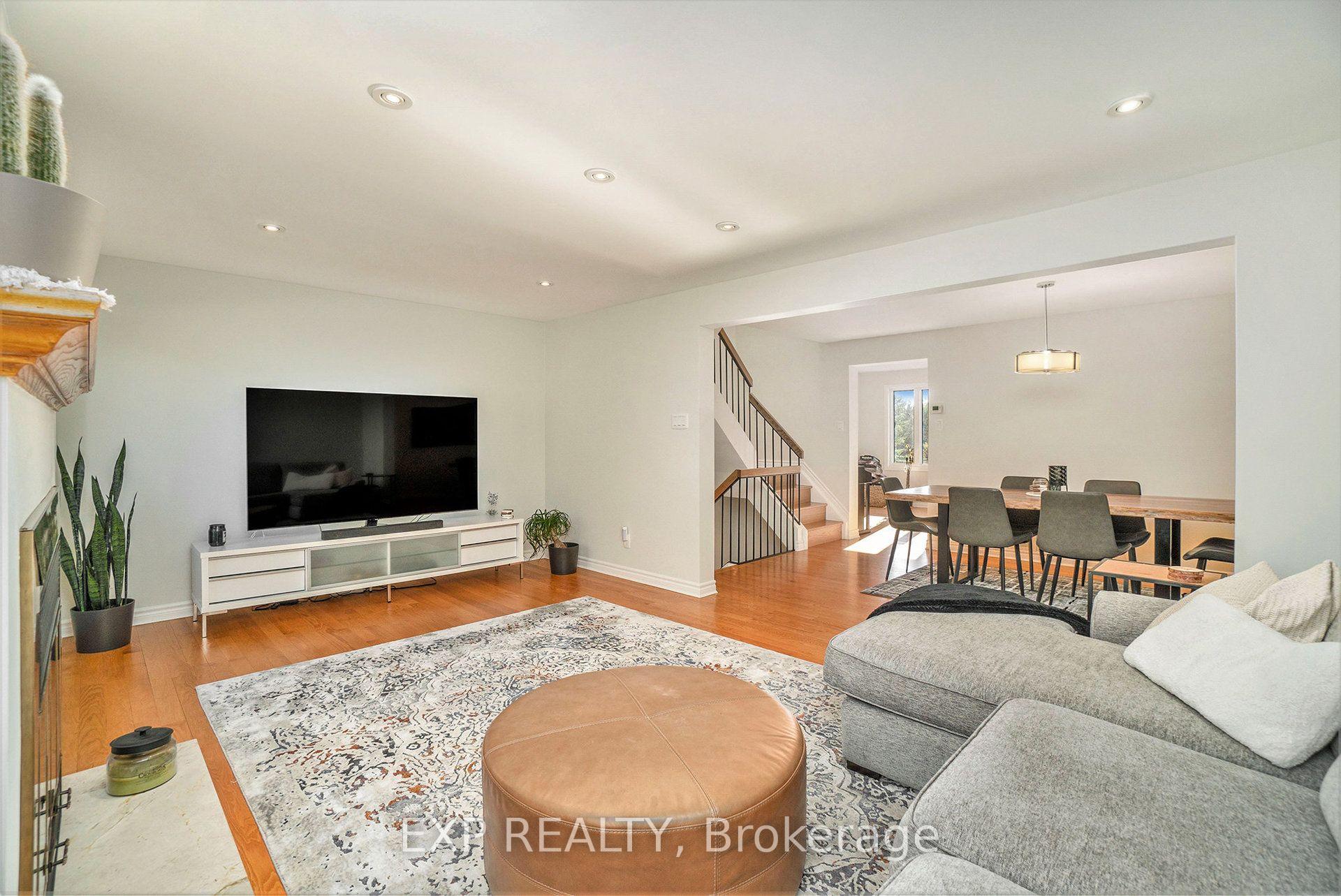 Photo 6 of 6667 Bilberry Drive, Ottawa, Convent Glen North — HOMEH
