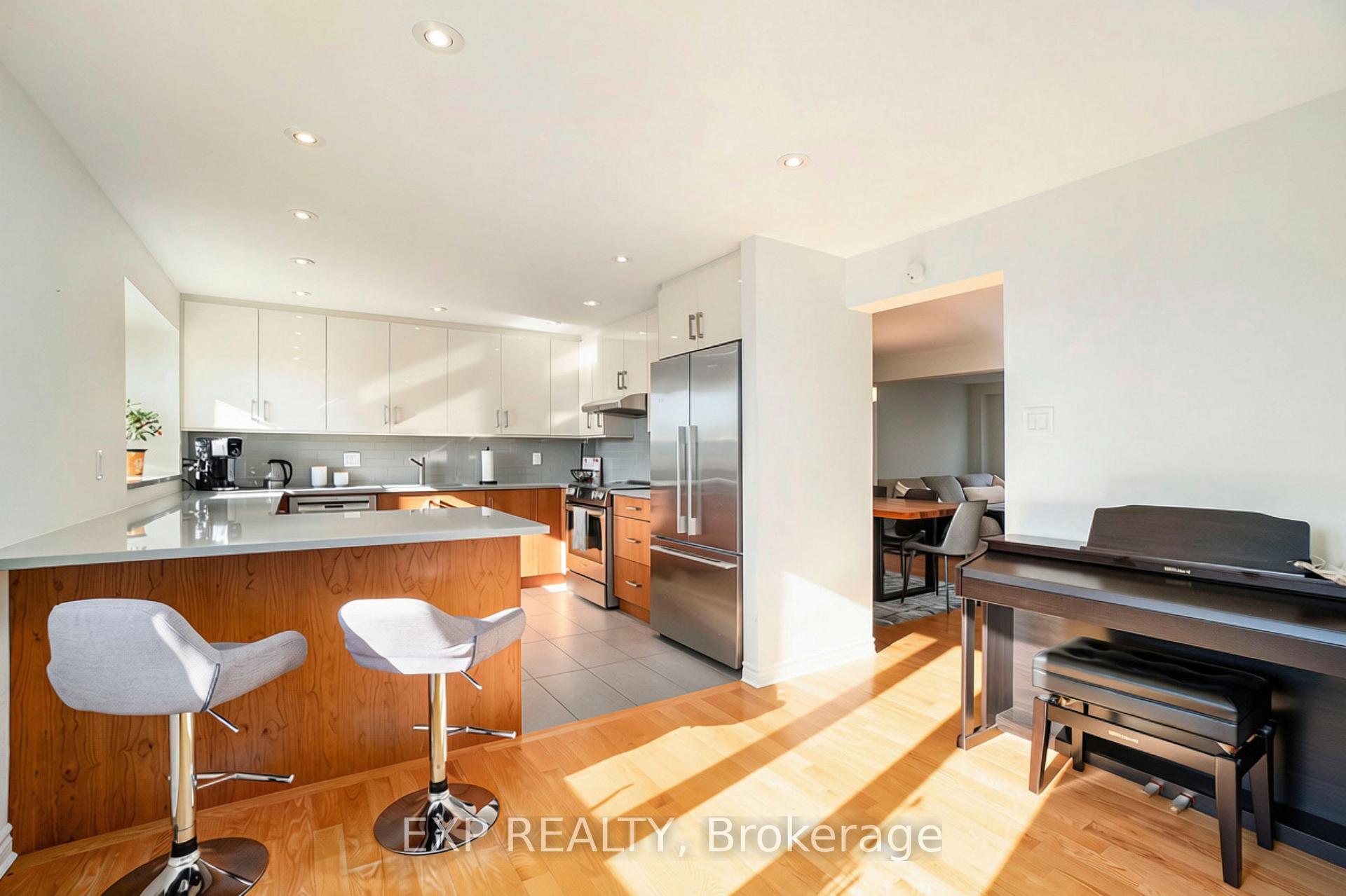Photo 7 of 6667 Bilberry Drive, Ottawa, Convent Glen North — HOMEH