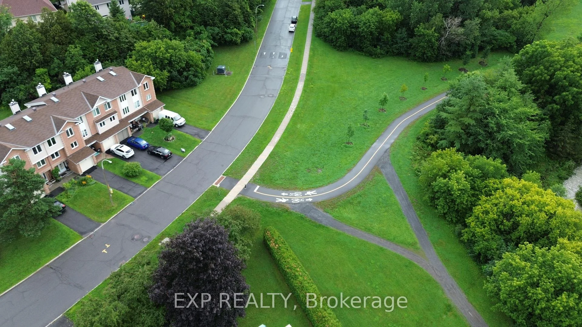 Photo 2 of 6667 Bilberry Drive, Ottawa, Convent Glen North — HOMEH