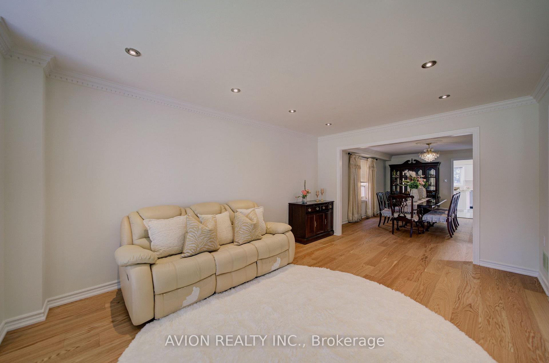 Photo 8 of 203 Valleymede Drive, Richmond Hill, Doncrest — HOMEH