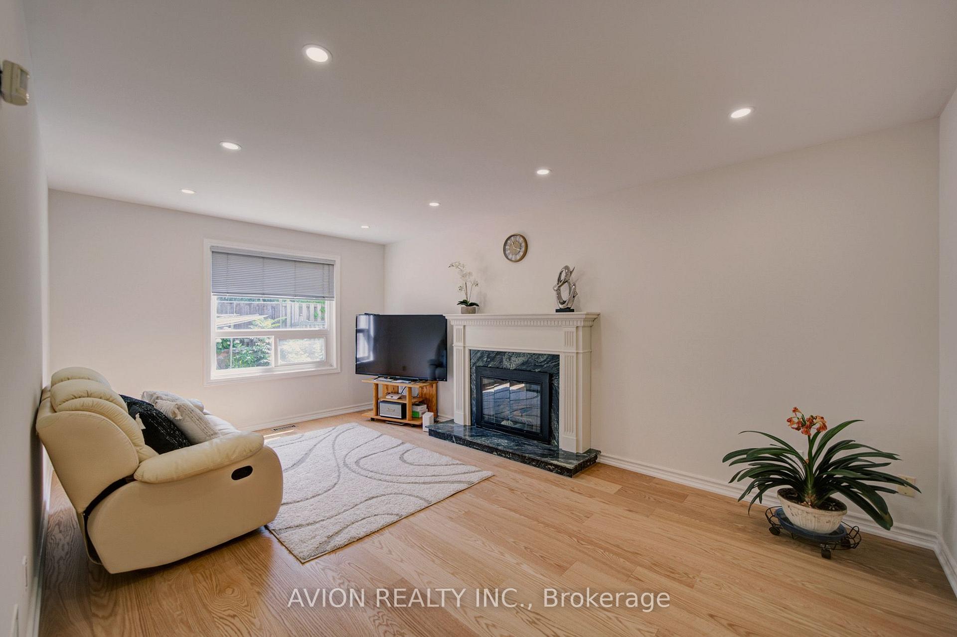 Photo 16 of 203 Valleymede Drive, Richmond Hill, Doncrest — HOMEH