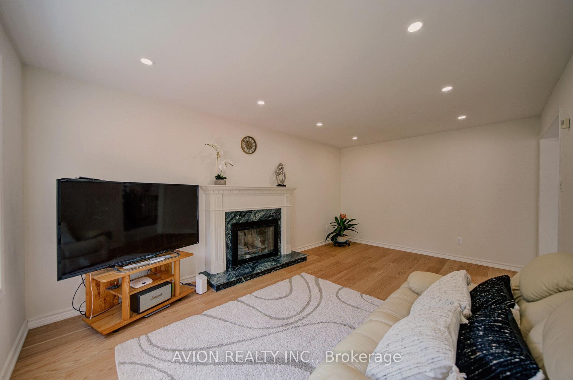 Photo 17 of 203 Valleymede Drive, Richmond Hill, Doncrest — HOMEH