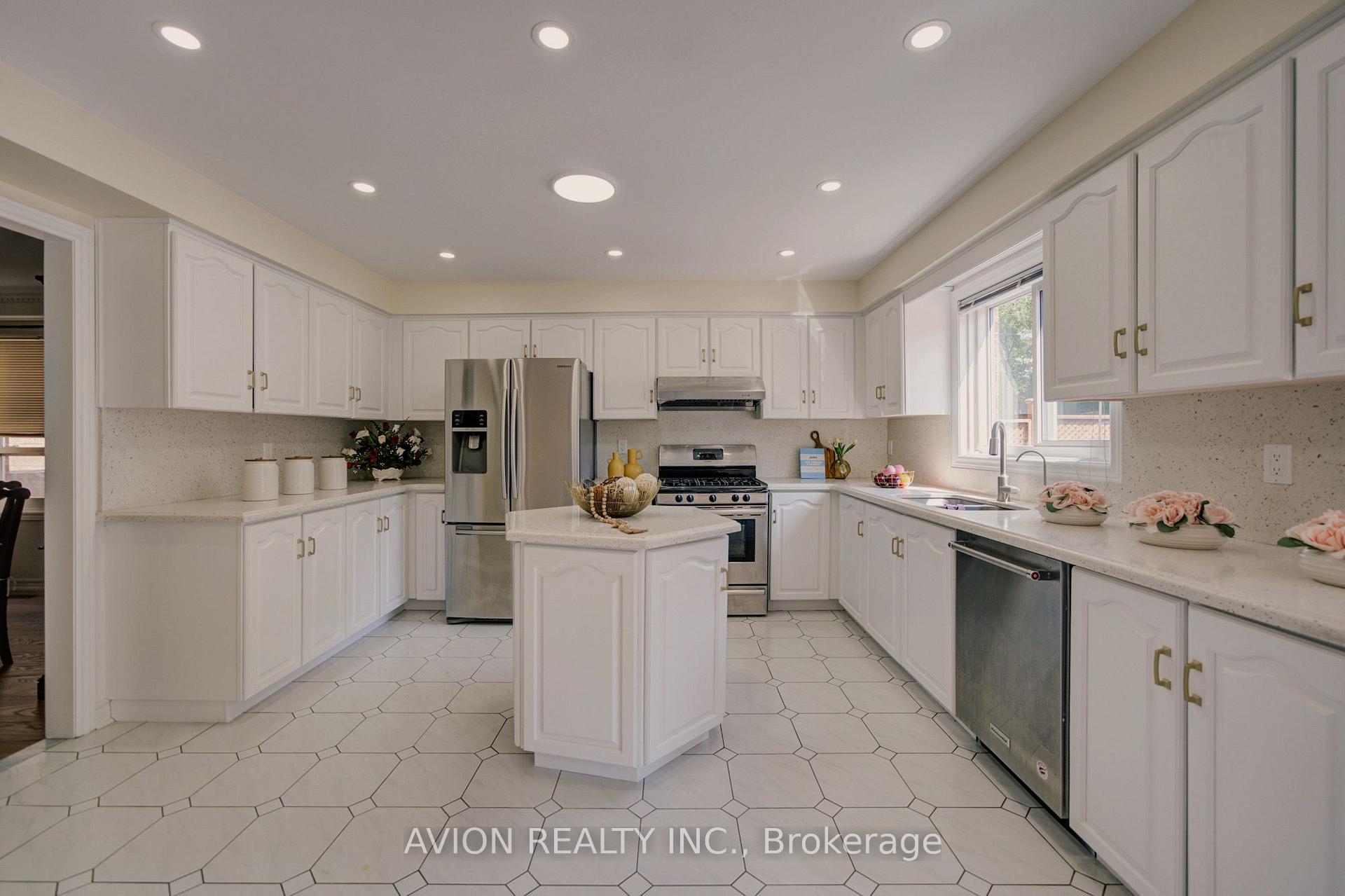 Photo 14 of 203 Valleymede Drive, Richmond Hill, Doncrest — HOMEH
