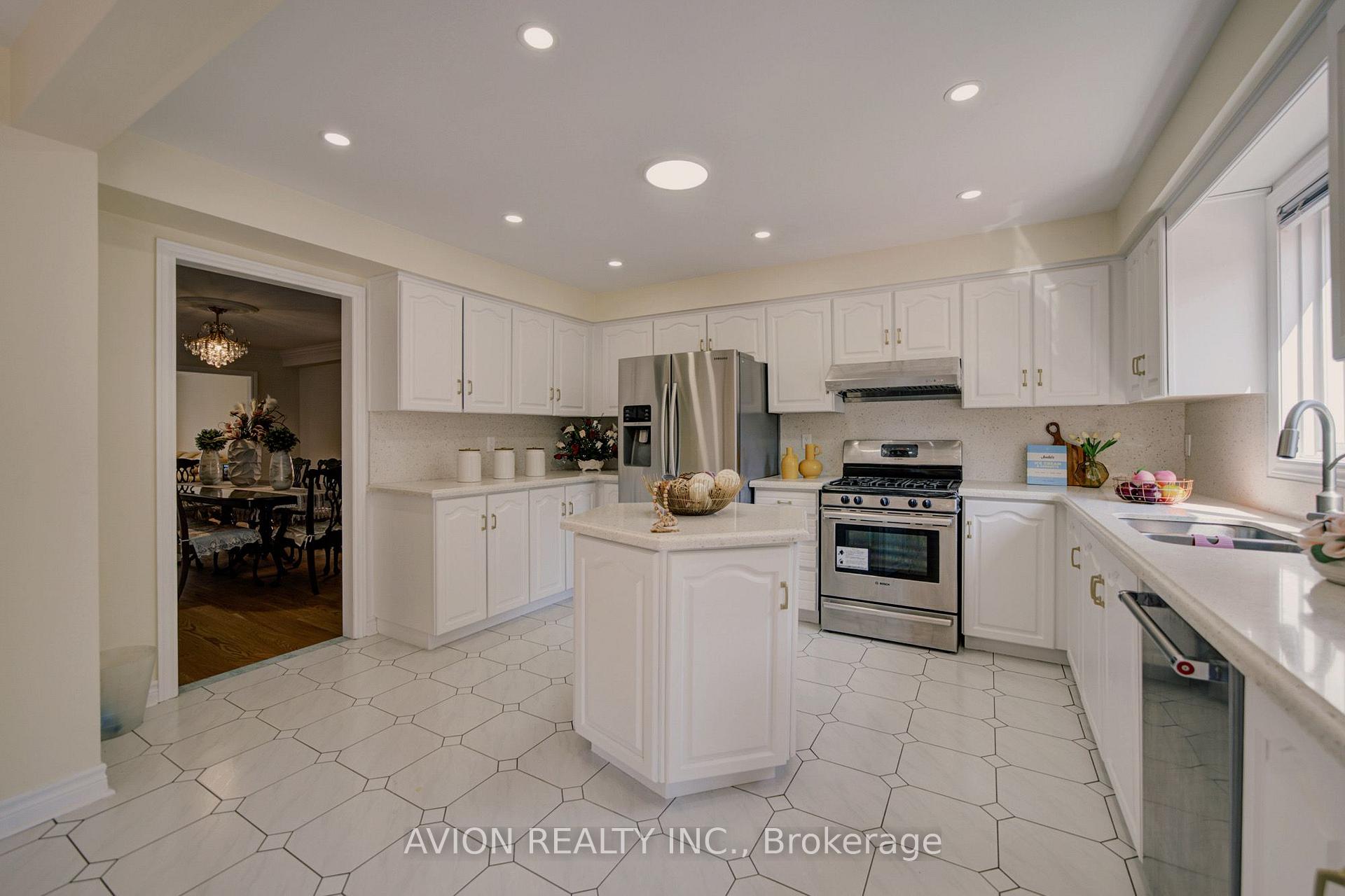 Photo 11 of 203 Valleymede Drive, Richmond Hill, Doncrest — HOMEH