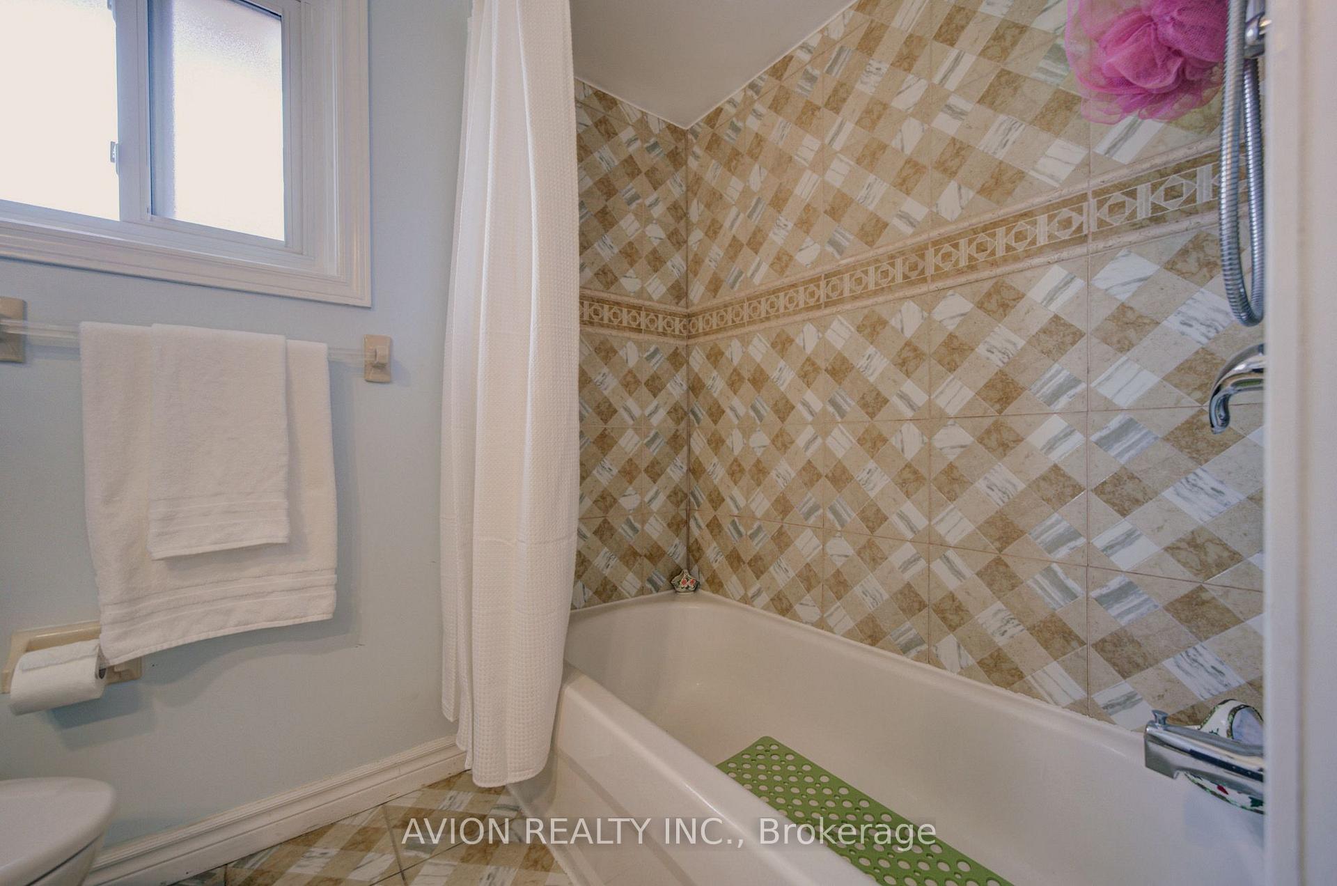 Photo 36 of 203 Valleymede Drive, Richmond Hill, Doncrest — HOMEH