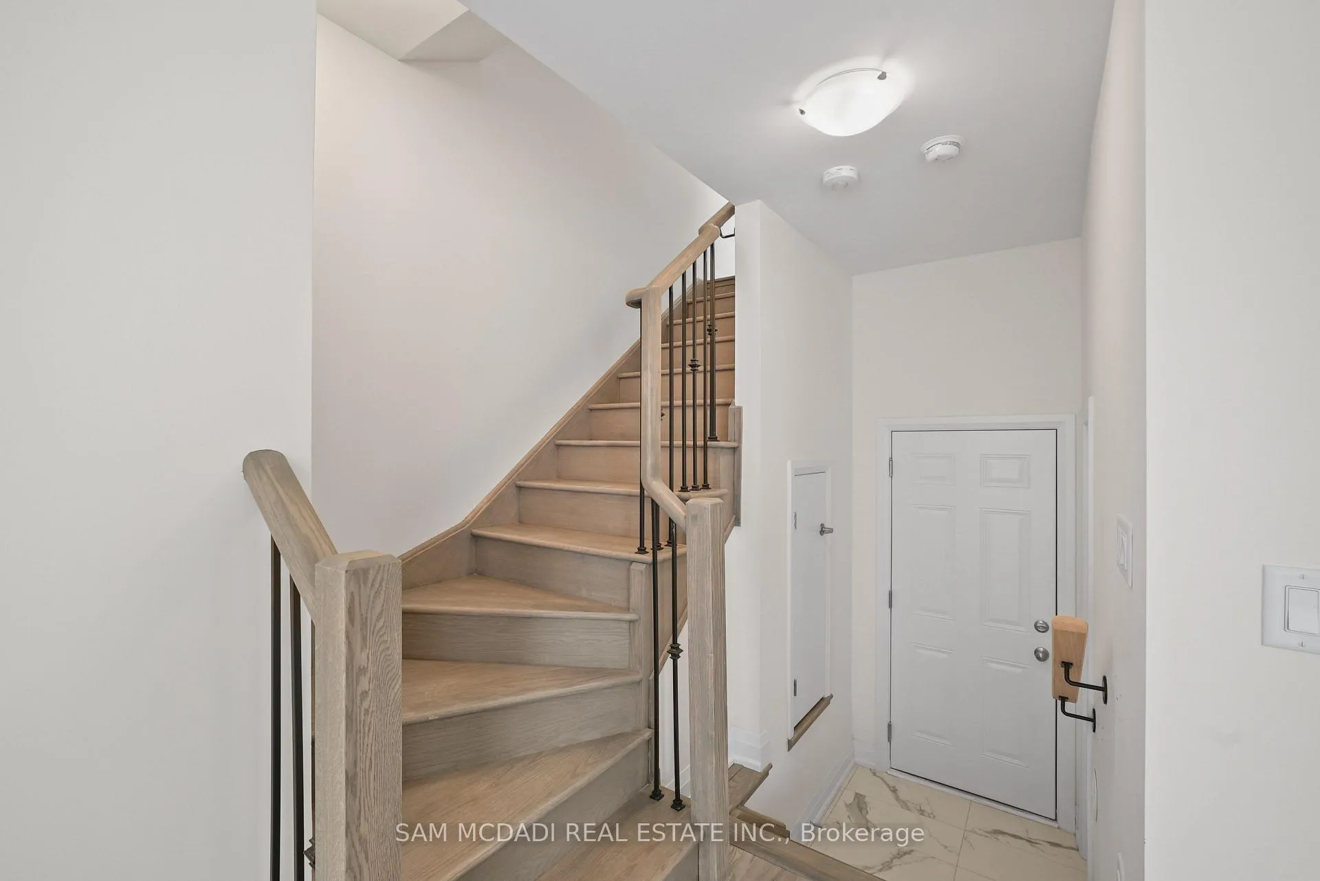 Photo 9 of Unit 601, 1695 Dersan Street, Pickering, Duffin Heights — HOMEH
