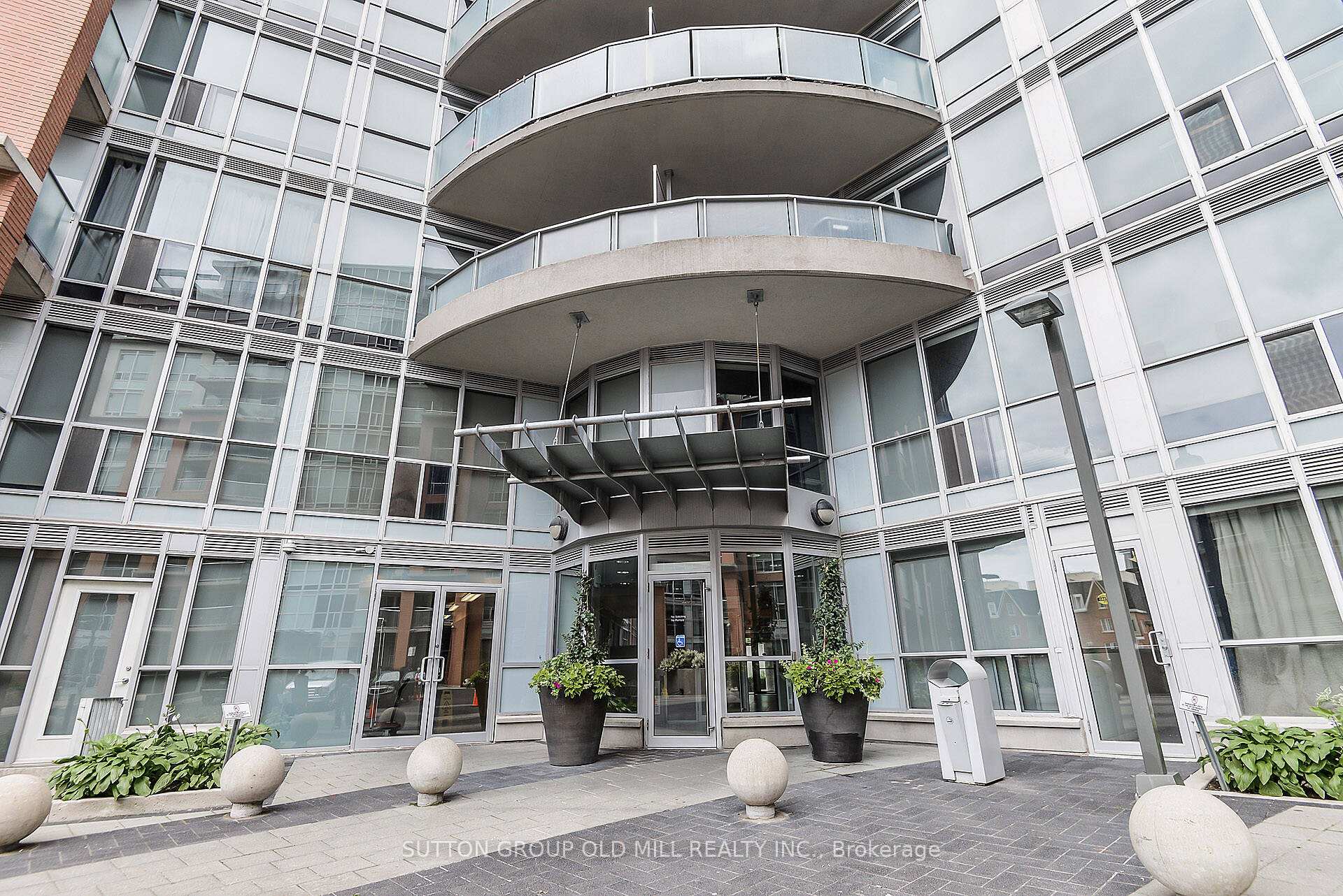 Photo 2 of Unit 1124, 1 Shaw Street, Toronto, Niagara — HOMEH