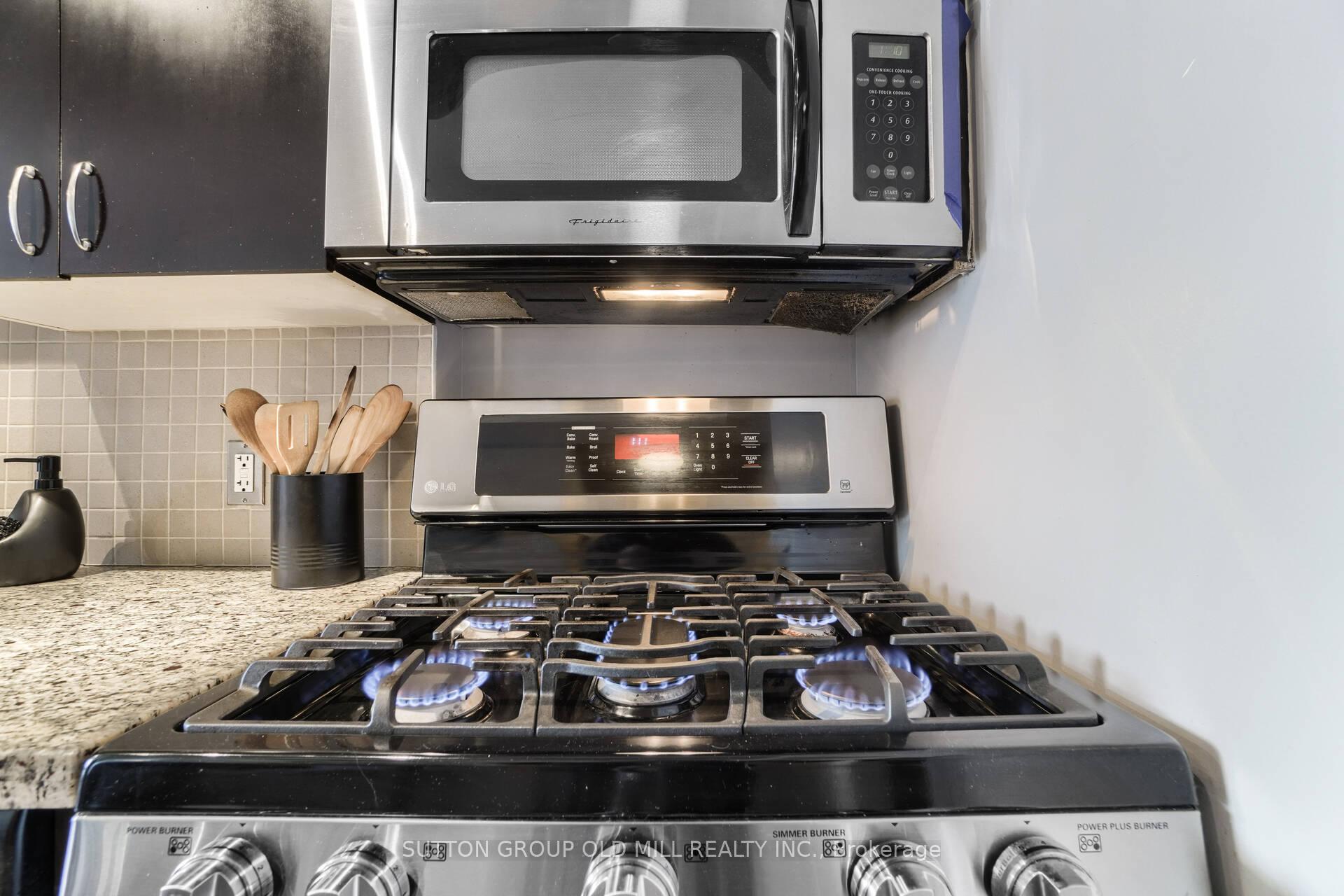 Photo 9 of Unit 1124, 1 Shaw Street, Toronto, Niagara — HOMEH