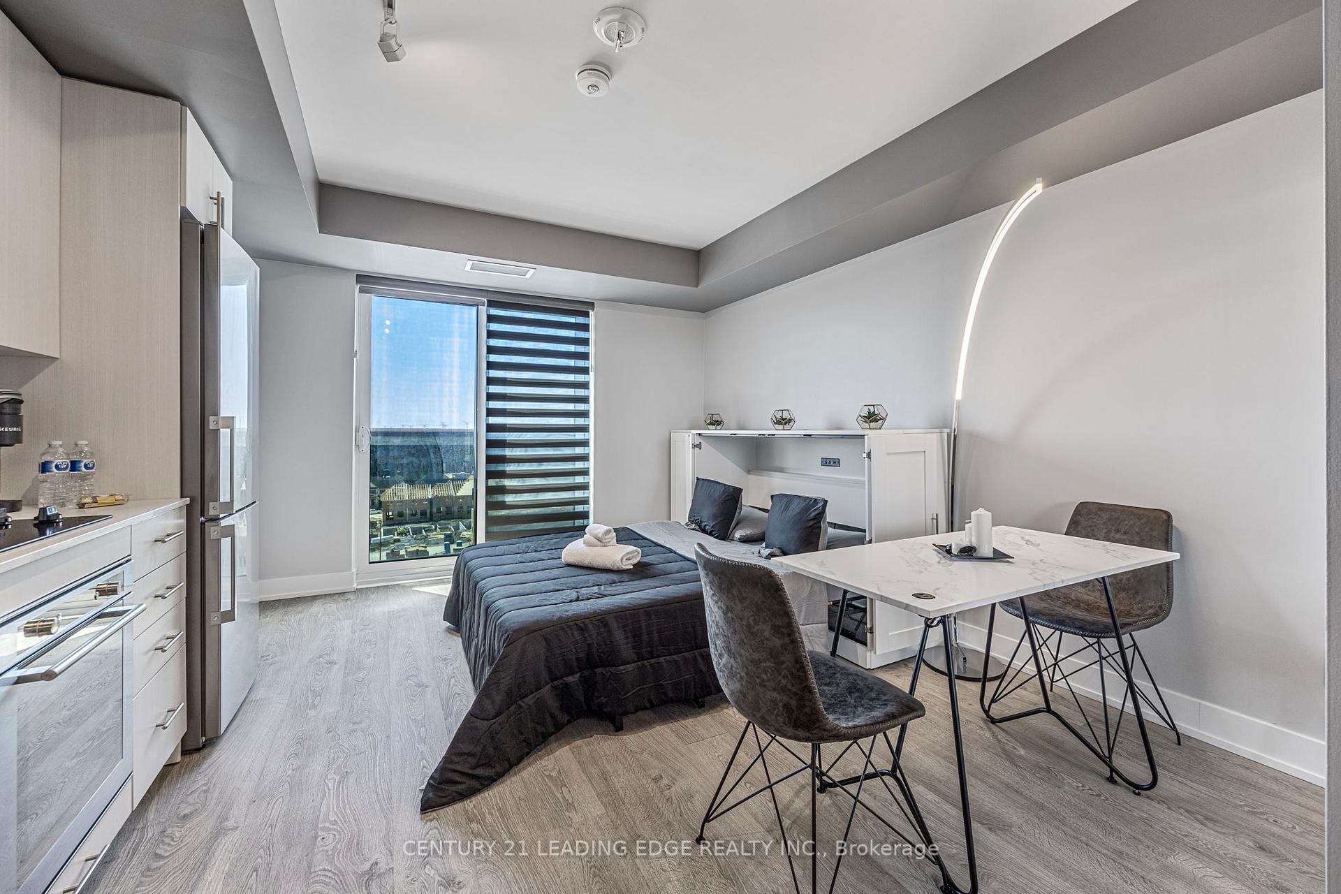 Photo of Unit 819, 2550 Simcoe Street N