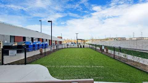 Photo 14 of Unit 819, 2550 Simcoe Street N, Oshawa, Windfields — HOMEH