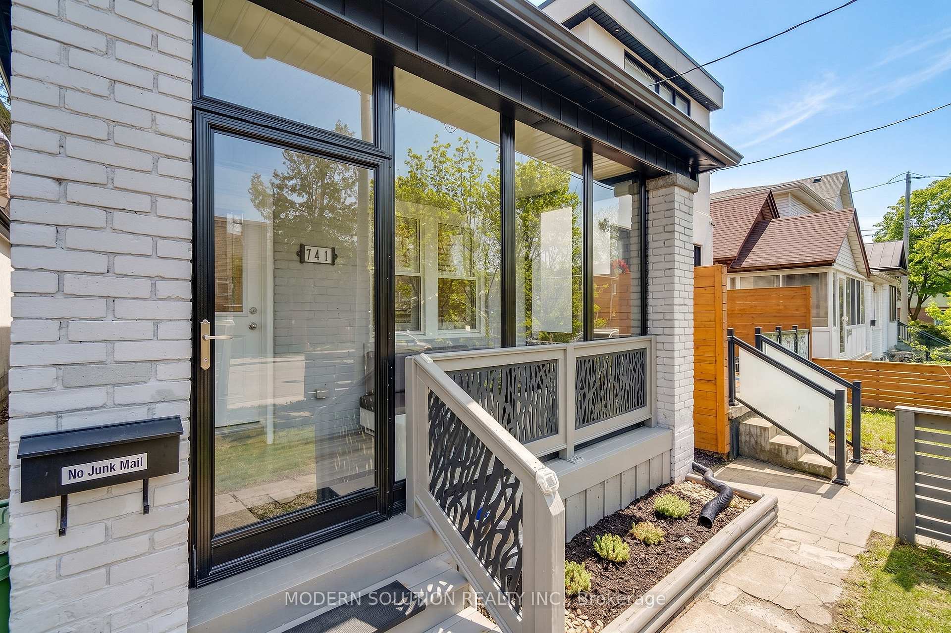 Photo 3 of 741 Milverton Boulevard, Toronto, Woodbine-Lumsden — HOMEH