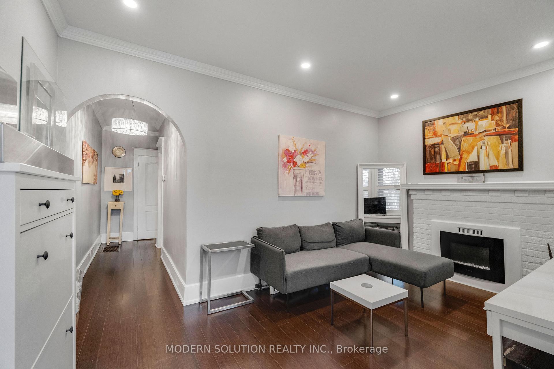 Photo 7 of 741 Milverton Boulevard, Toronto, Woodbine-Lumsden — HOMEH