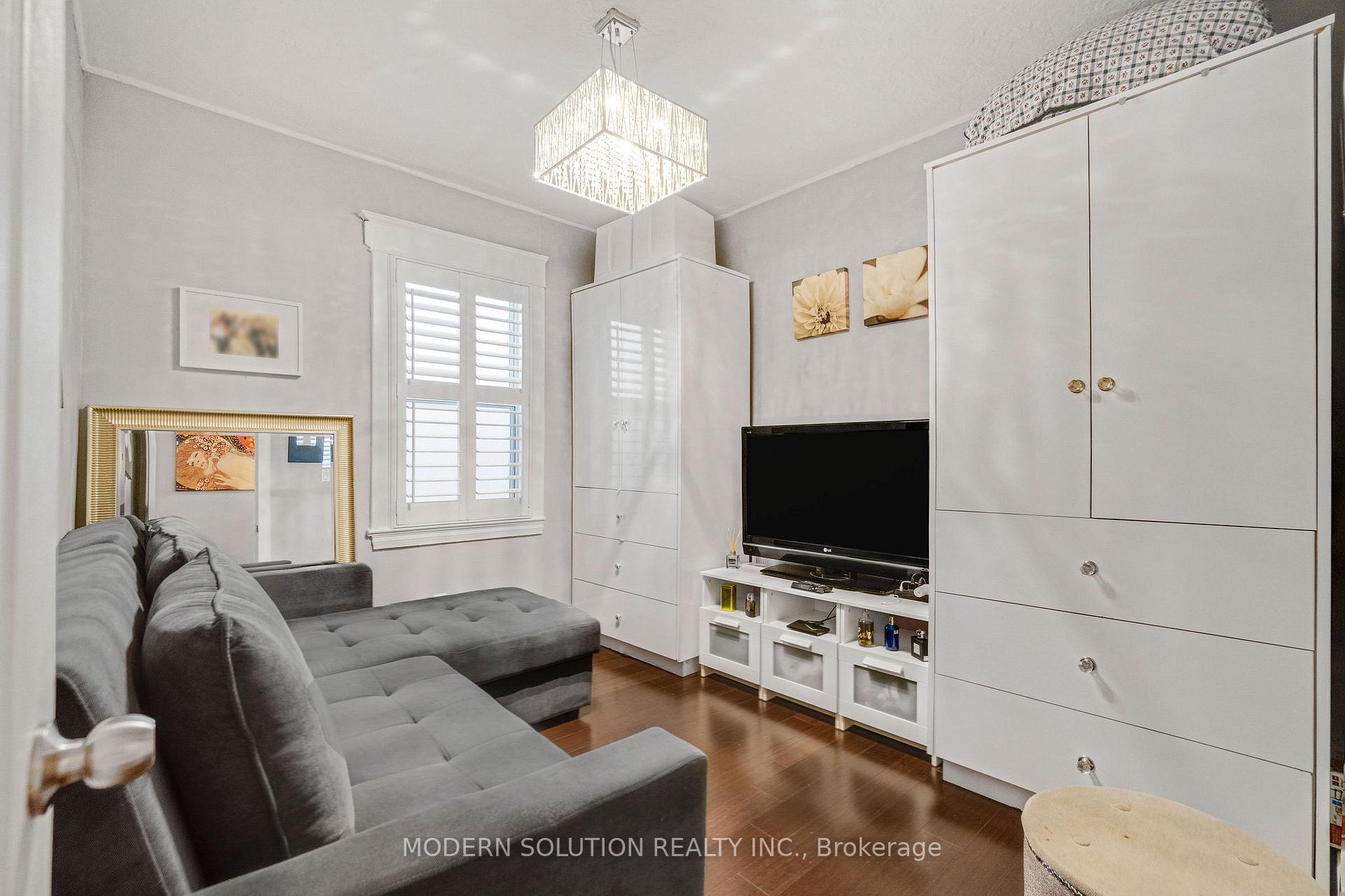 Photo 18 of 741 Milverton Boulevard, Toronto, Woodbine-Lumsden — HOMEH